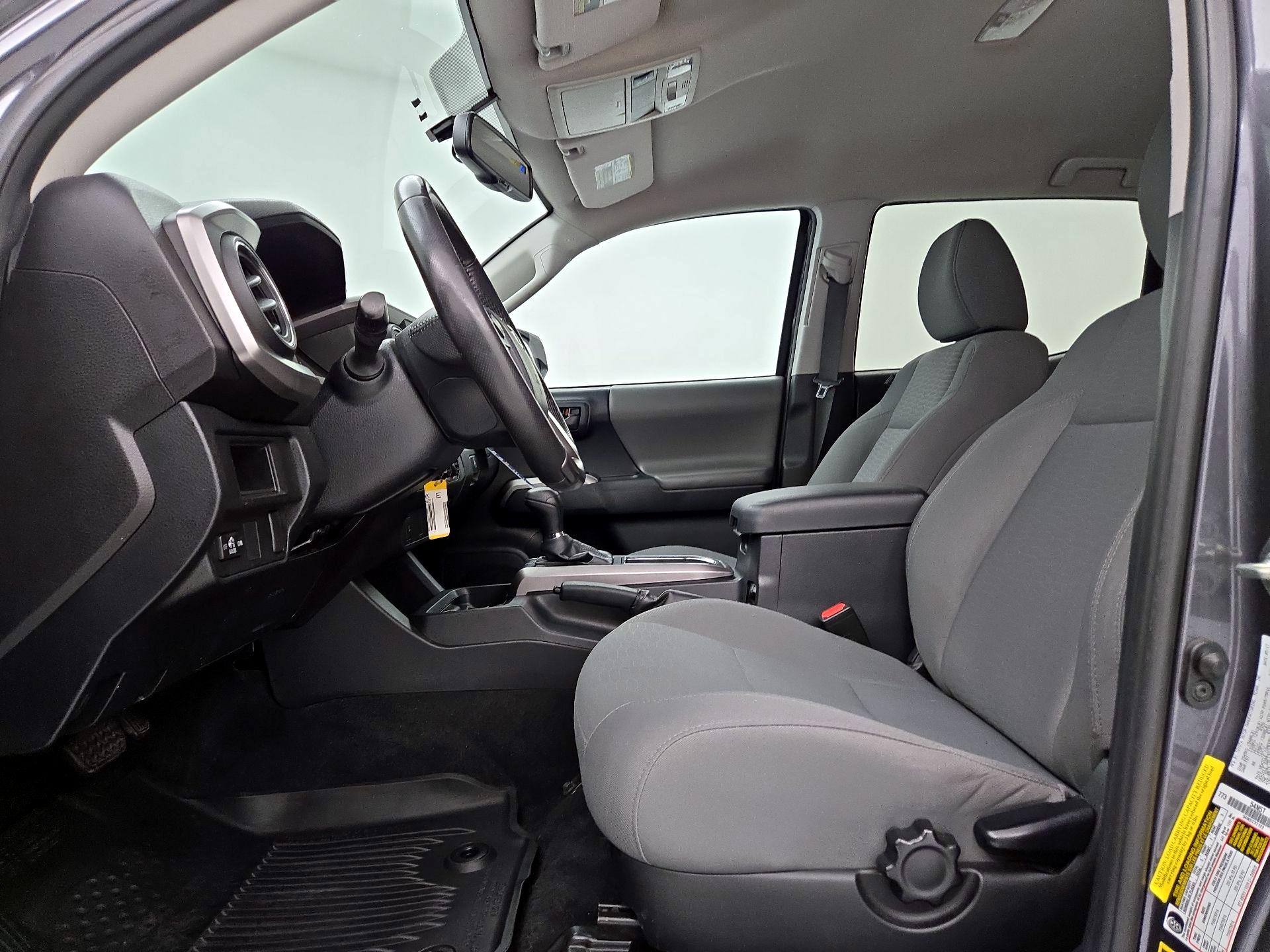 Thumbnail: 2017 Toyota Tacoma - 11