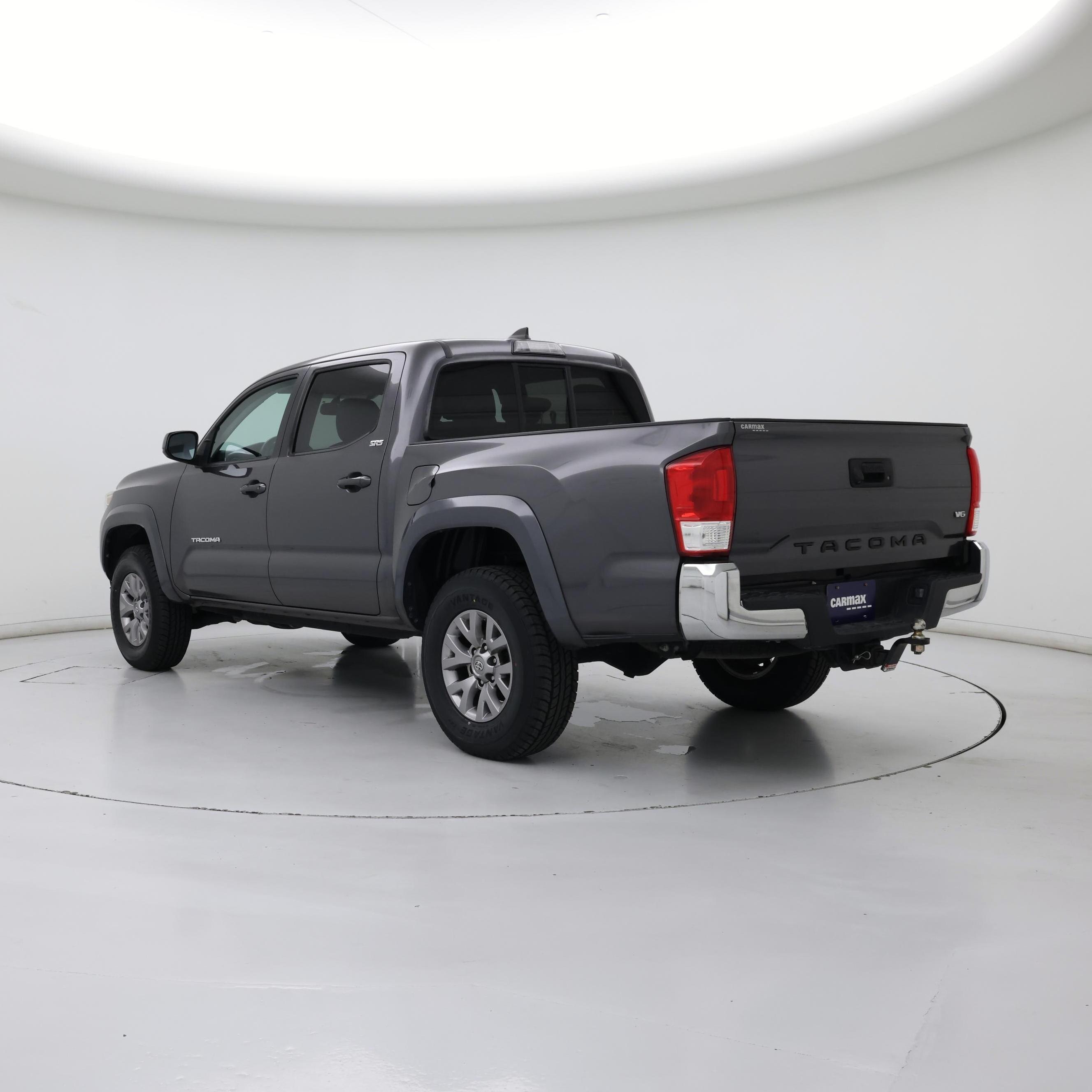 Thumbnail: 2017 Toyota Tacoma - 2