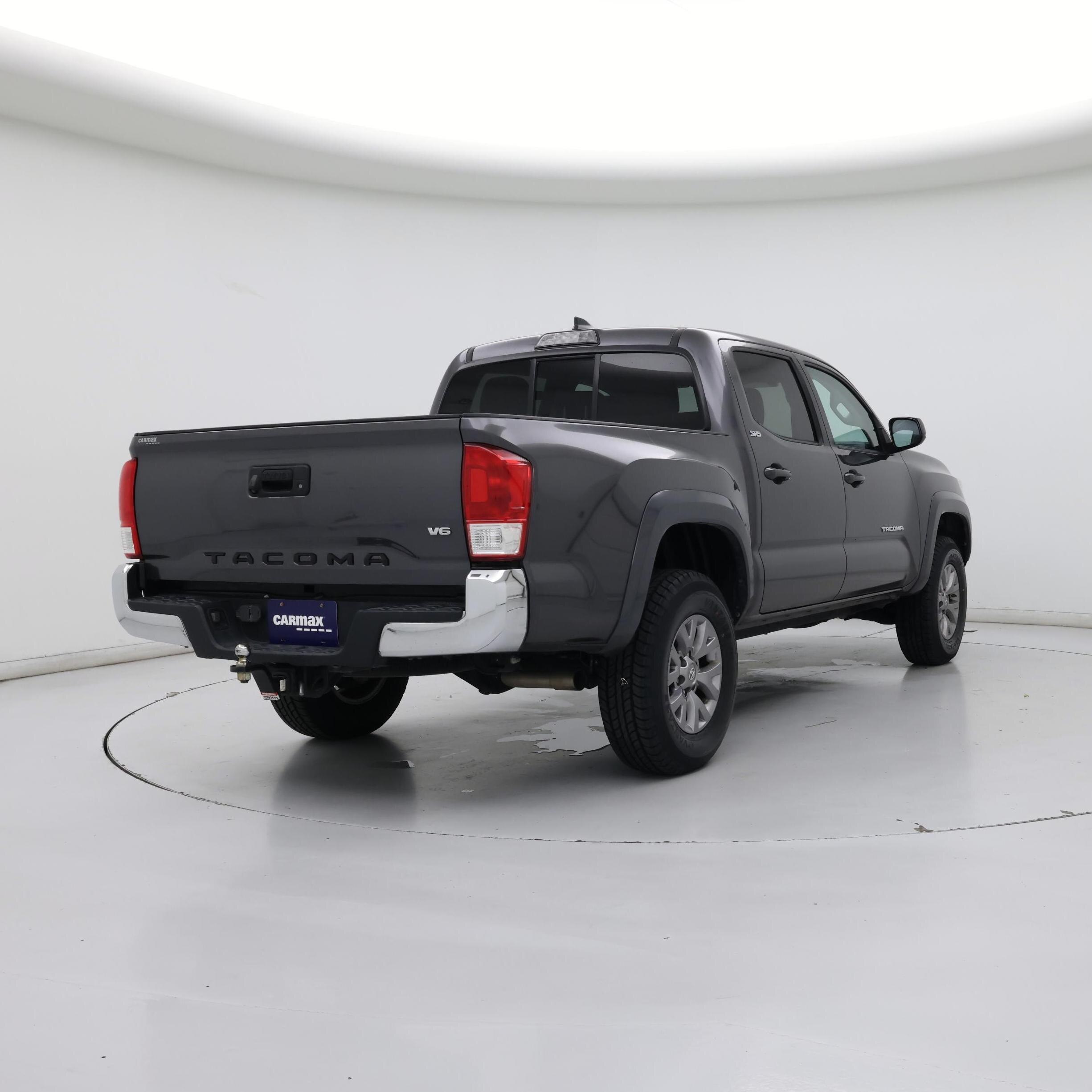 Thumbnail: 2017 Toyota Tacoma - 8