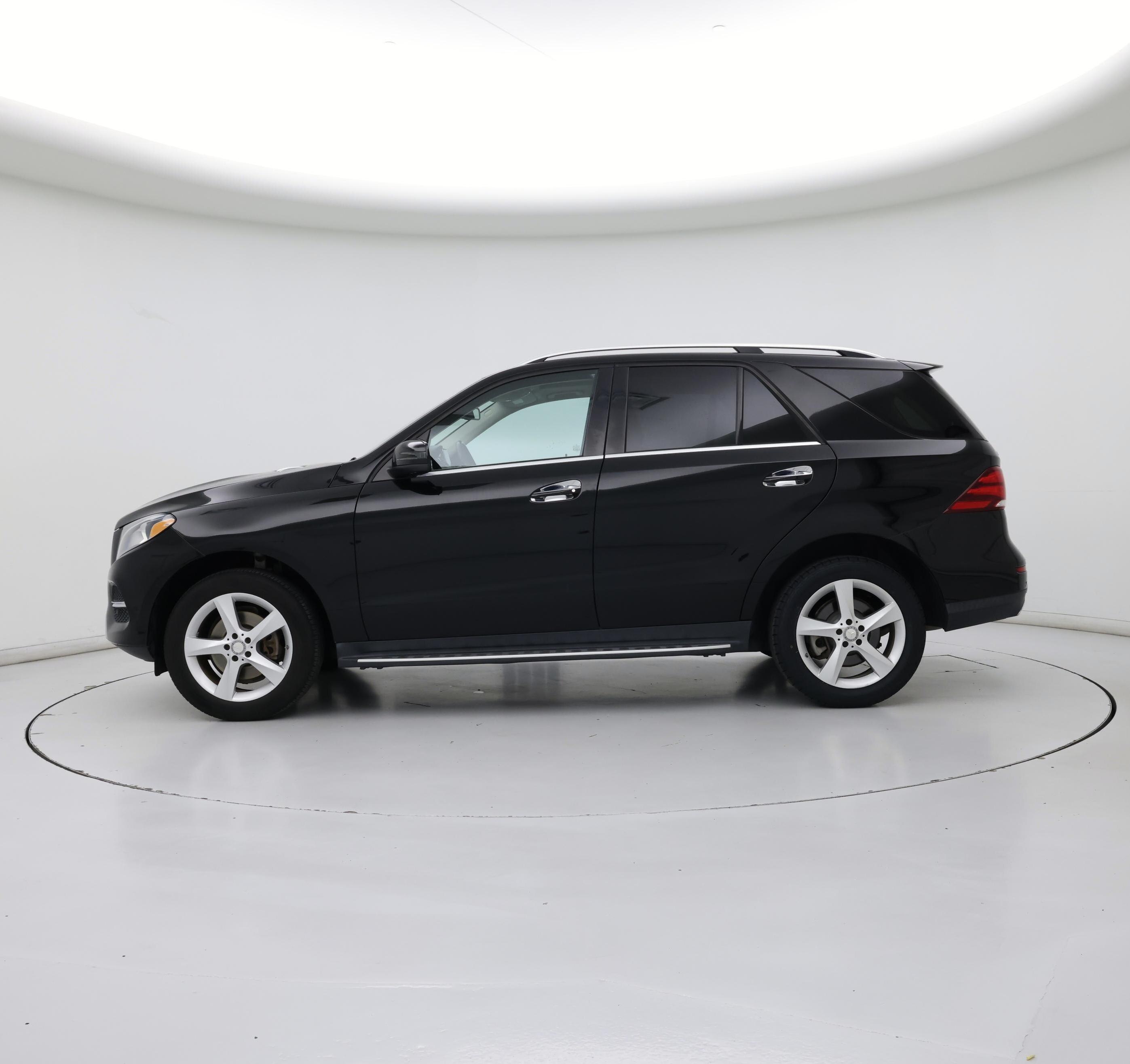 Thumbnail: 2016 Mercedes-Benz GLE - 3