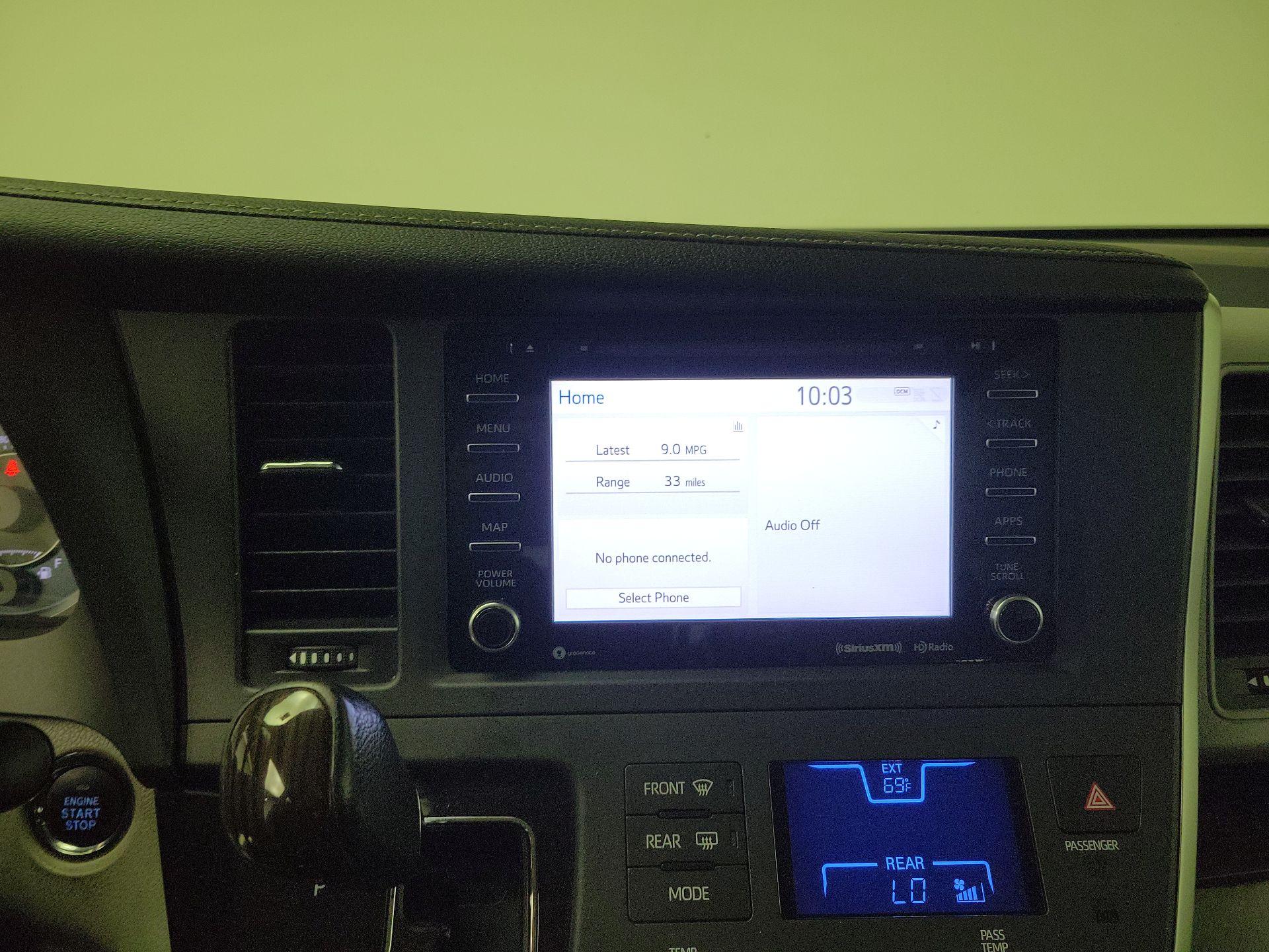 Thumbnail: 2020 Toyota Sienna - 15