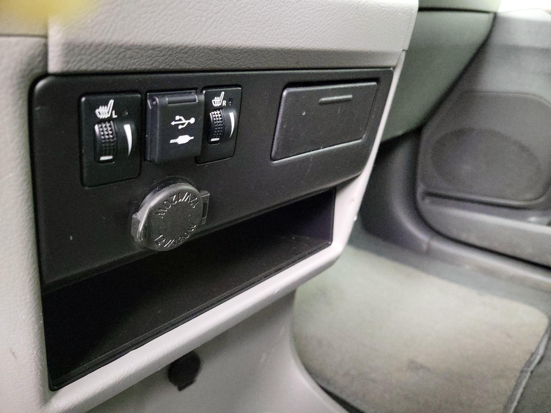 Thumbnail: 2020 Toyota Sienna - 18