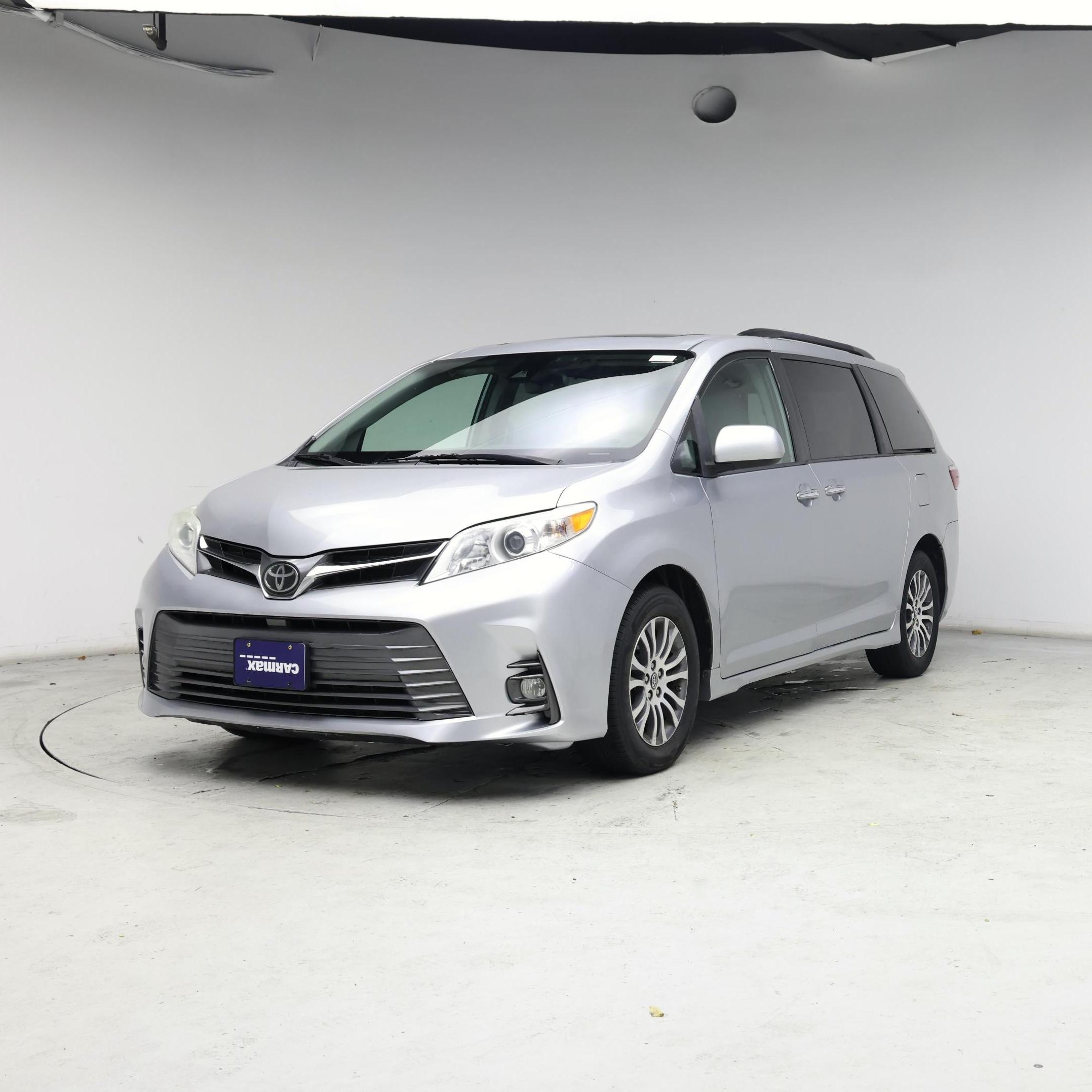 Thumbnail: 2020 Toyota Sienna - 4