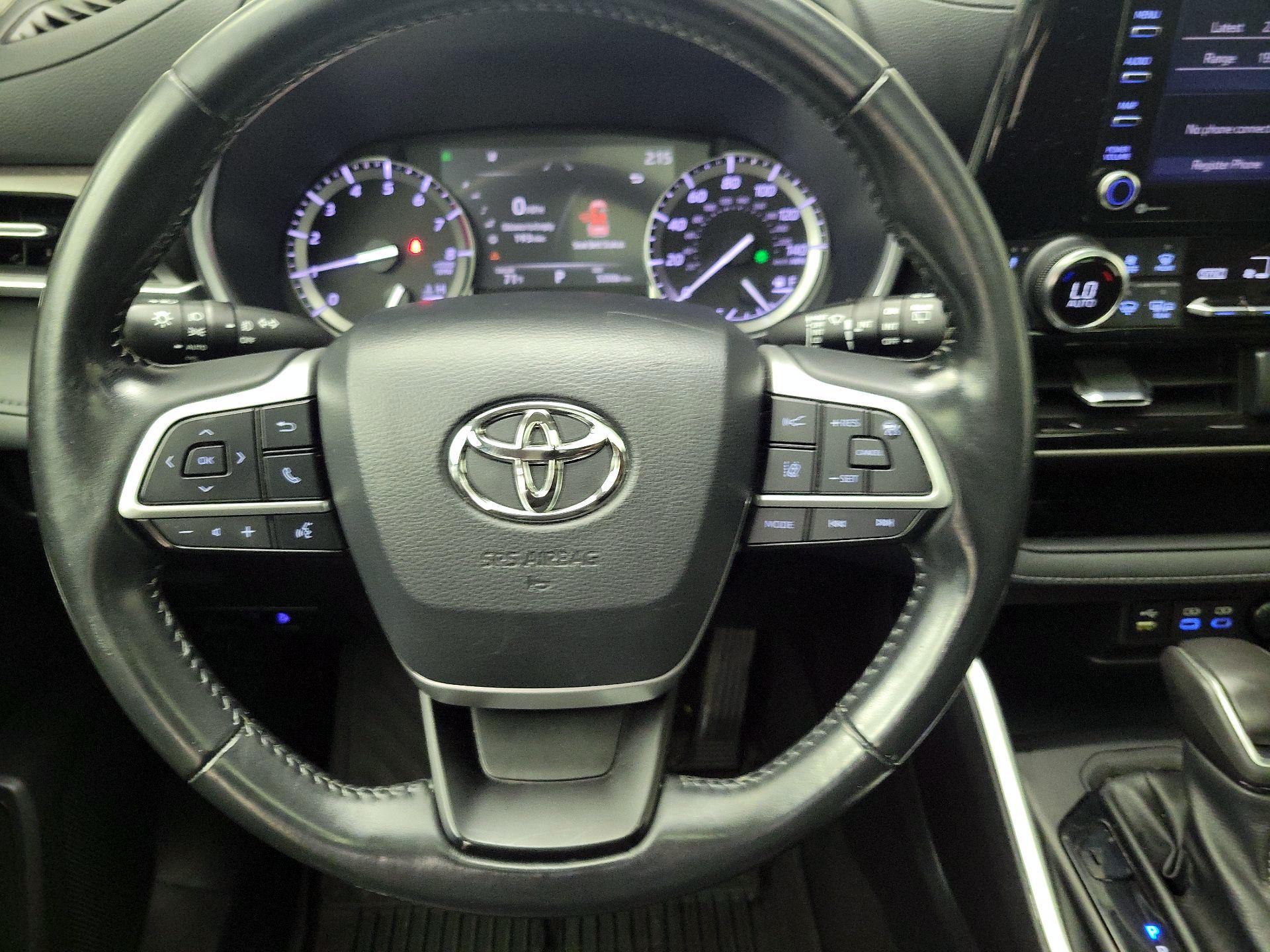 Thumbnail: 2022 Toyota Highlander - 10