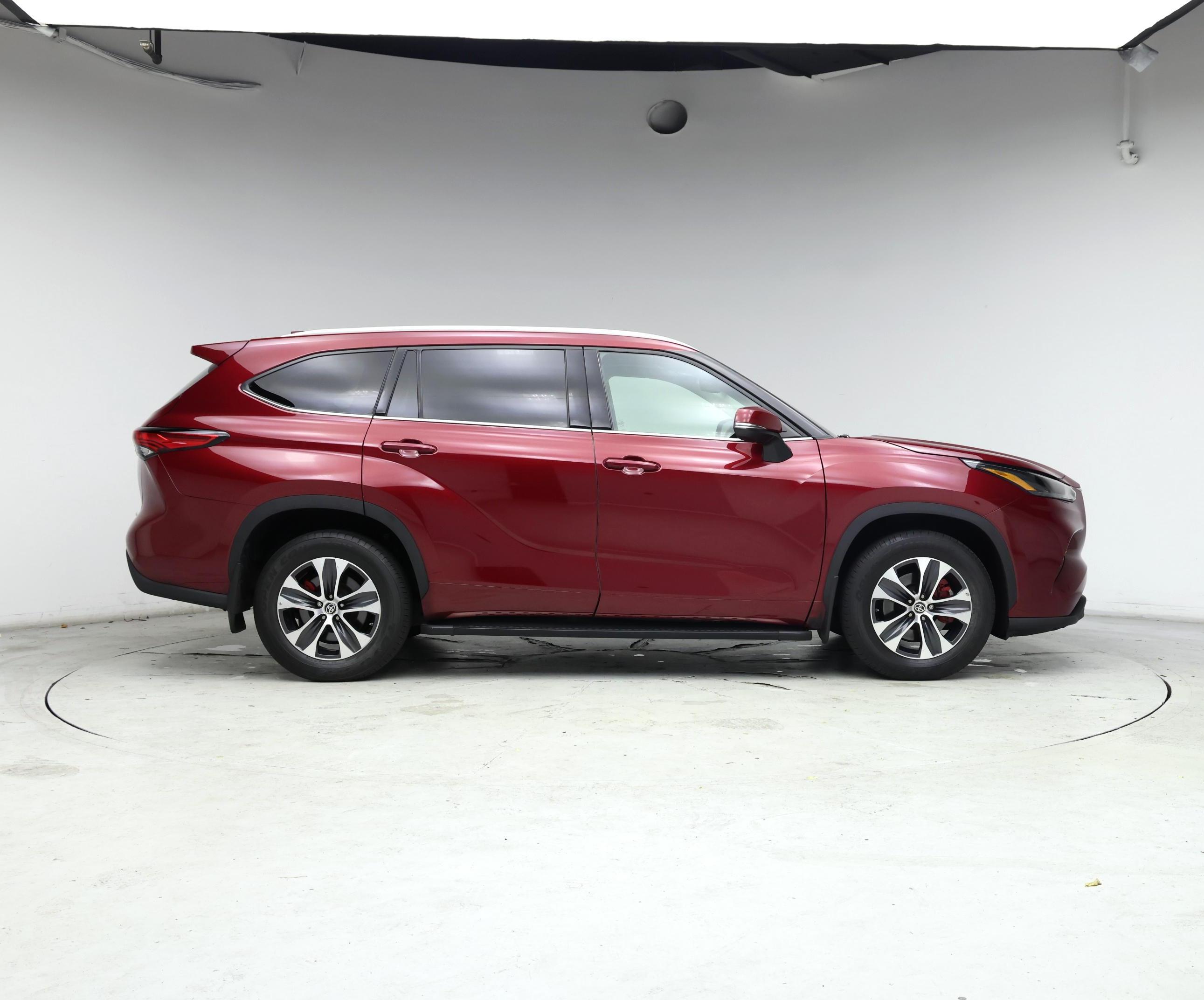 Thumbnail: 2022 Toyota Highlander - 7