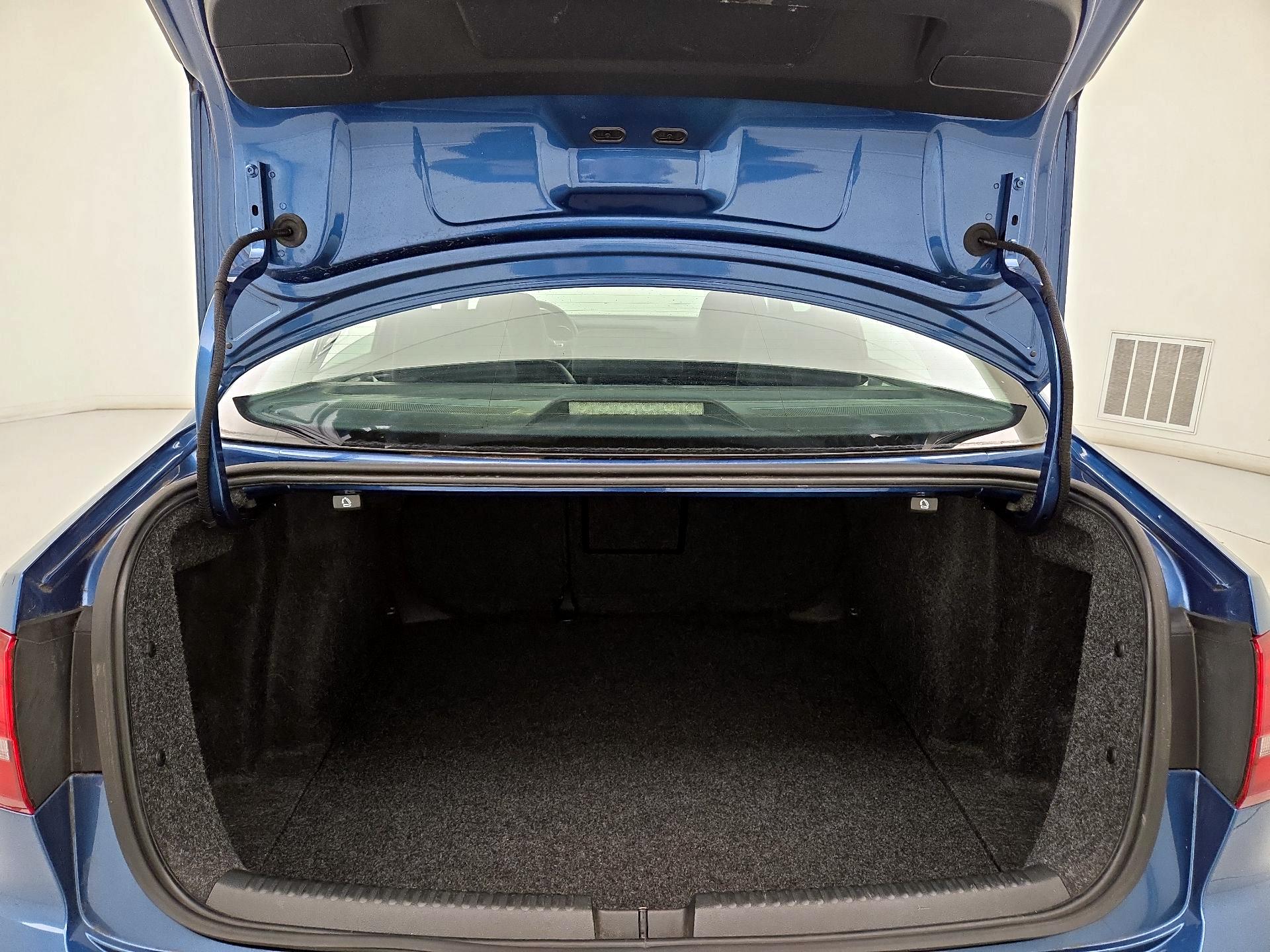 Thumbnail: 2017 Volkswagen Jetta - 20