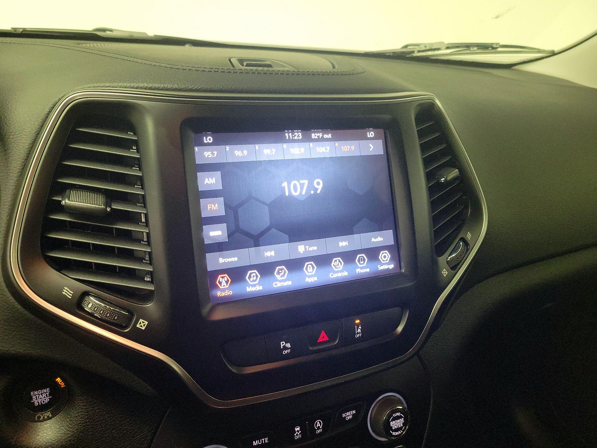Thumbnail: 2021 Jeep Cherokee - 15
