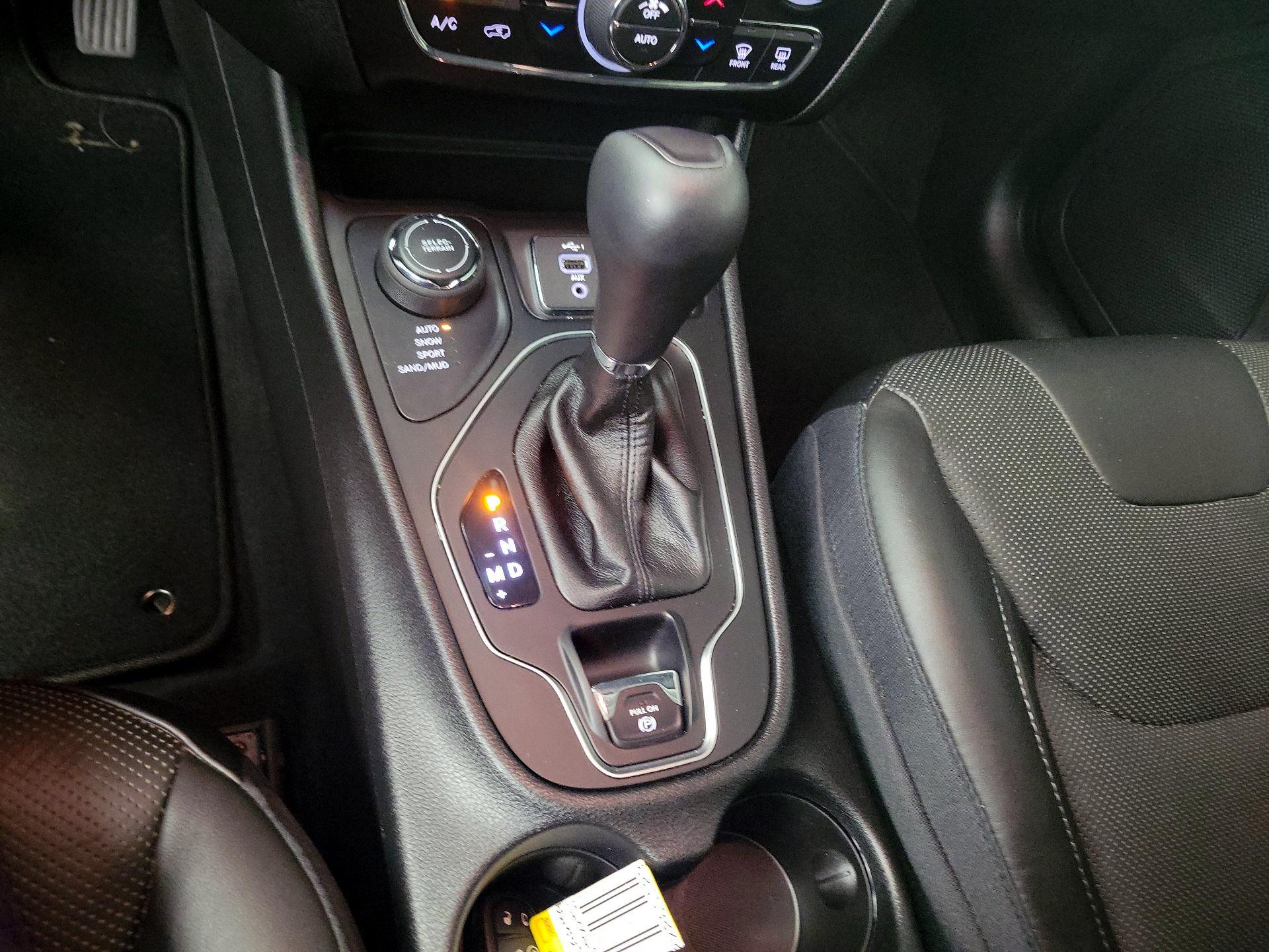 Thumbnail: 2021 Jeep Cherokee - 17