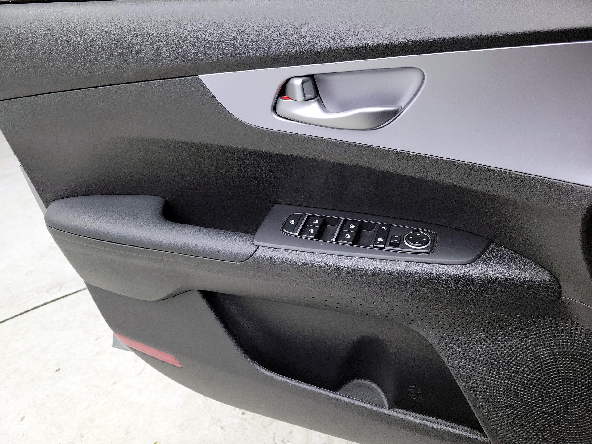 Thumbnail: 2024 Kia Forte - 12