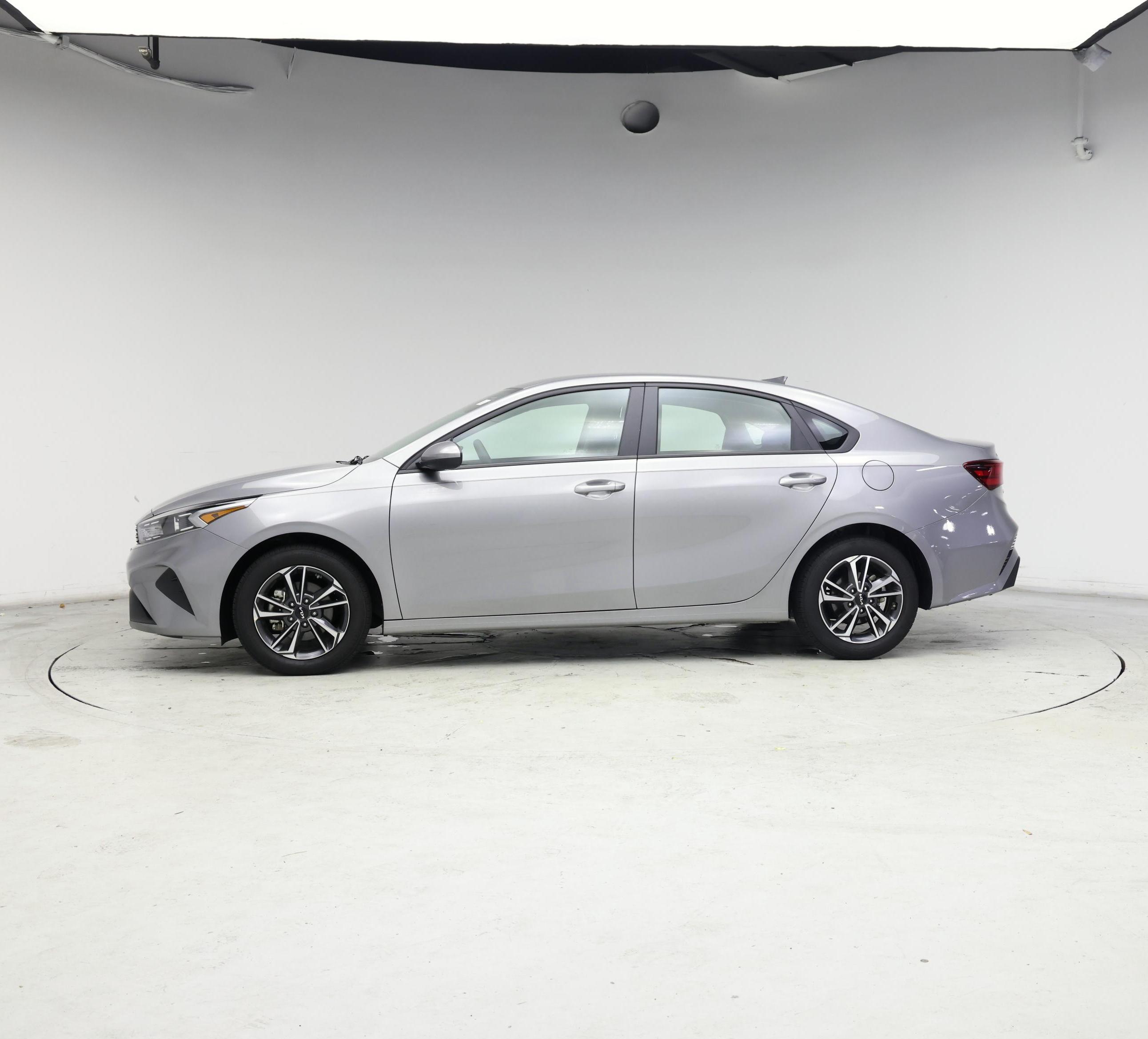Thumbnail: 2024 Kia Forte - 3