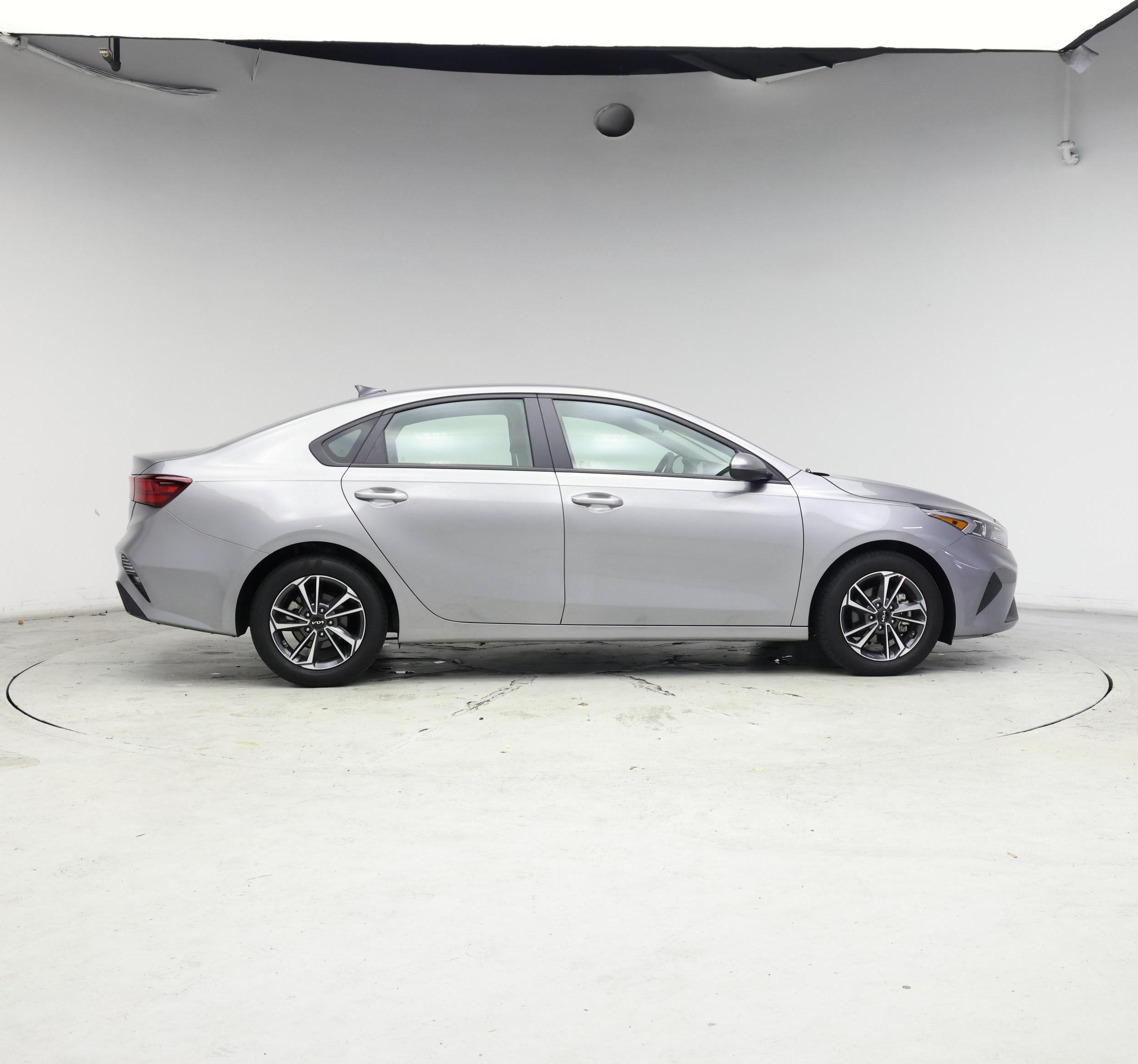 Thumbnail: 2024 Kia Forte - 7