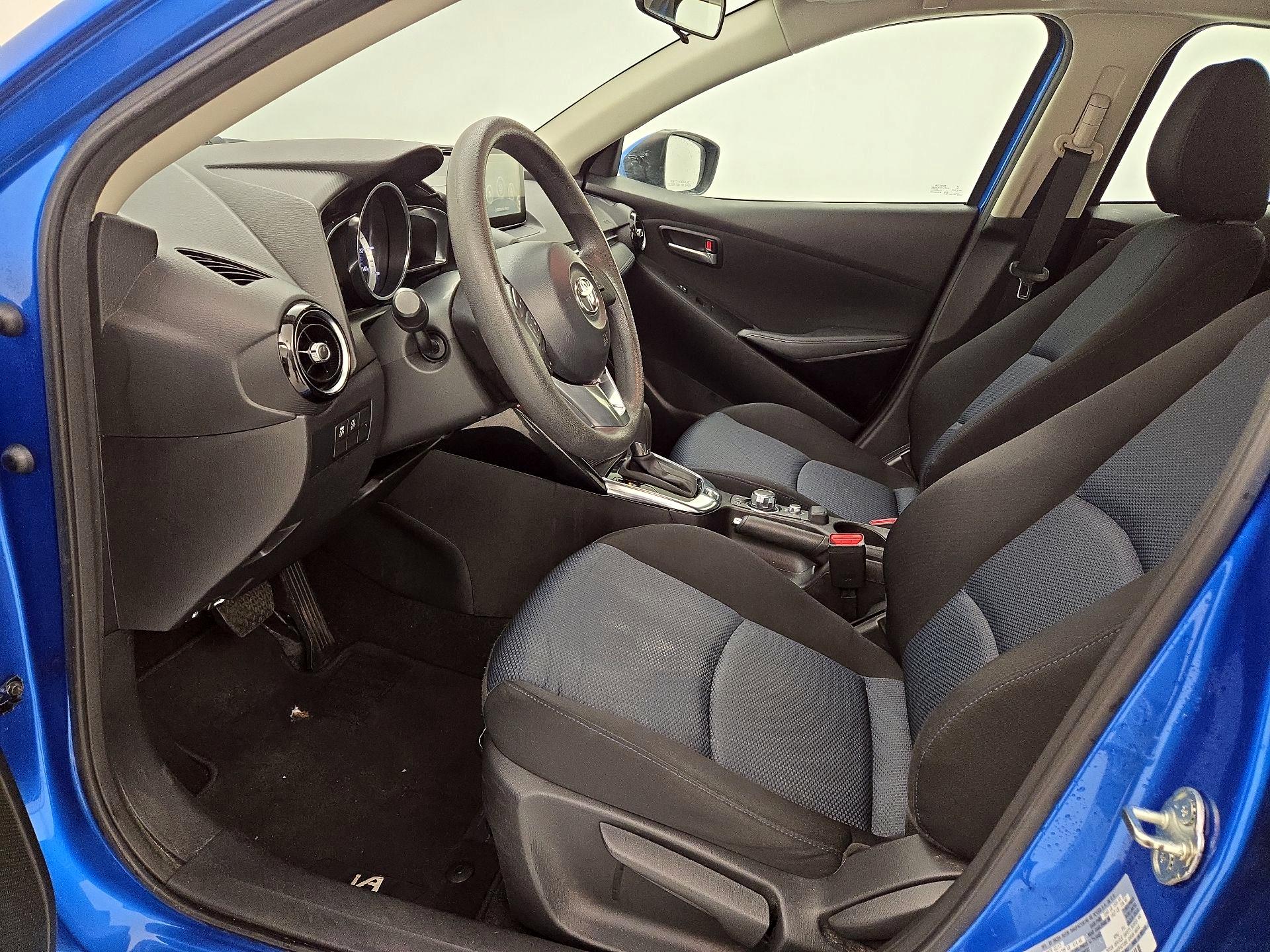 Thumbnail: 2017 Toyota Yaris iA - 11