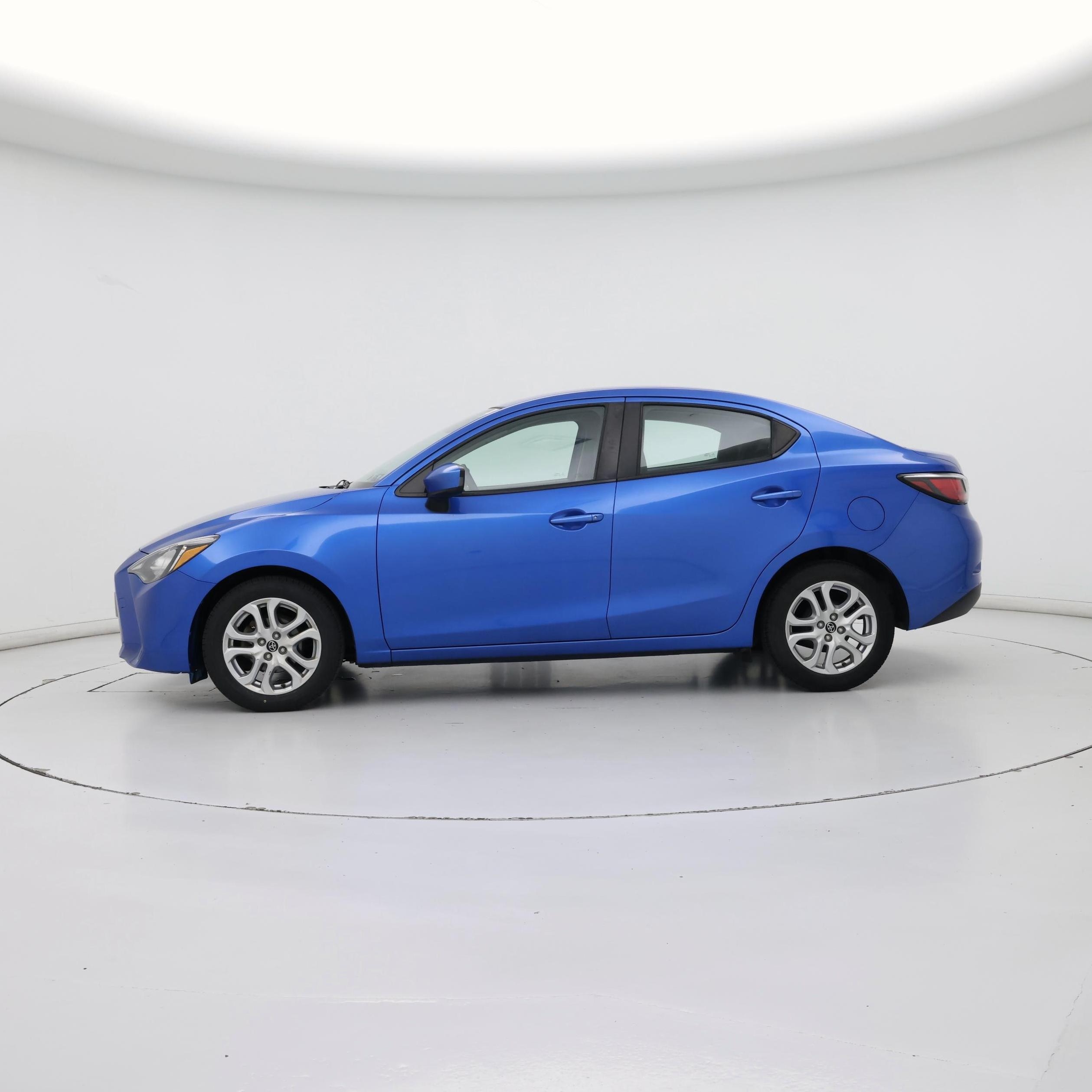 Thumbnail: 2017 Toyota Yaris iA - 3