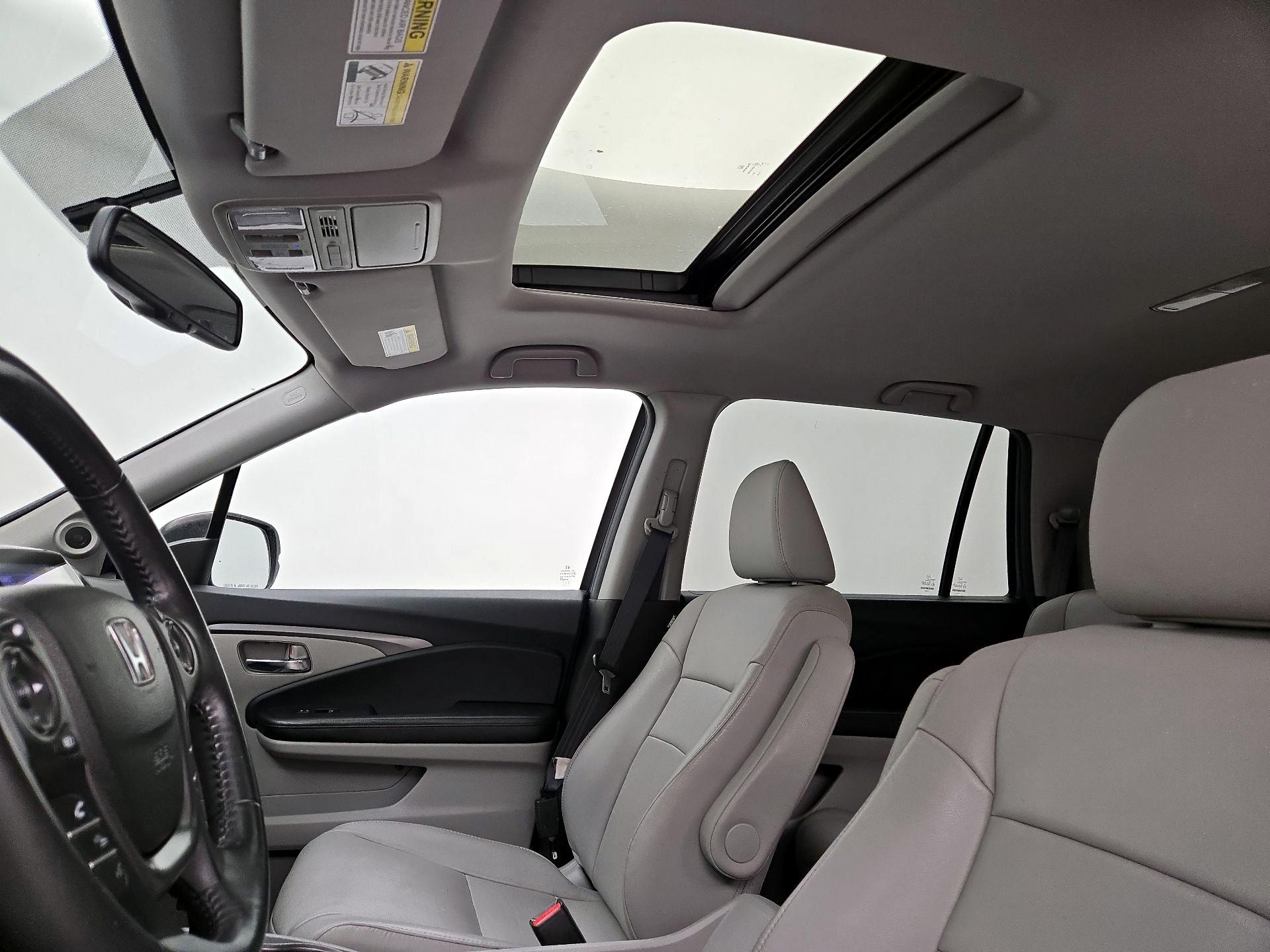 Thumbnail: 2017 Honda Pilot - 18