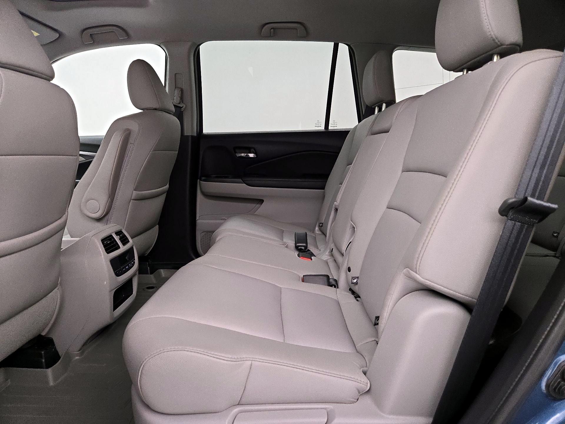 Thumbnail: 2017 Honda Pilot - 19