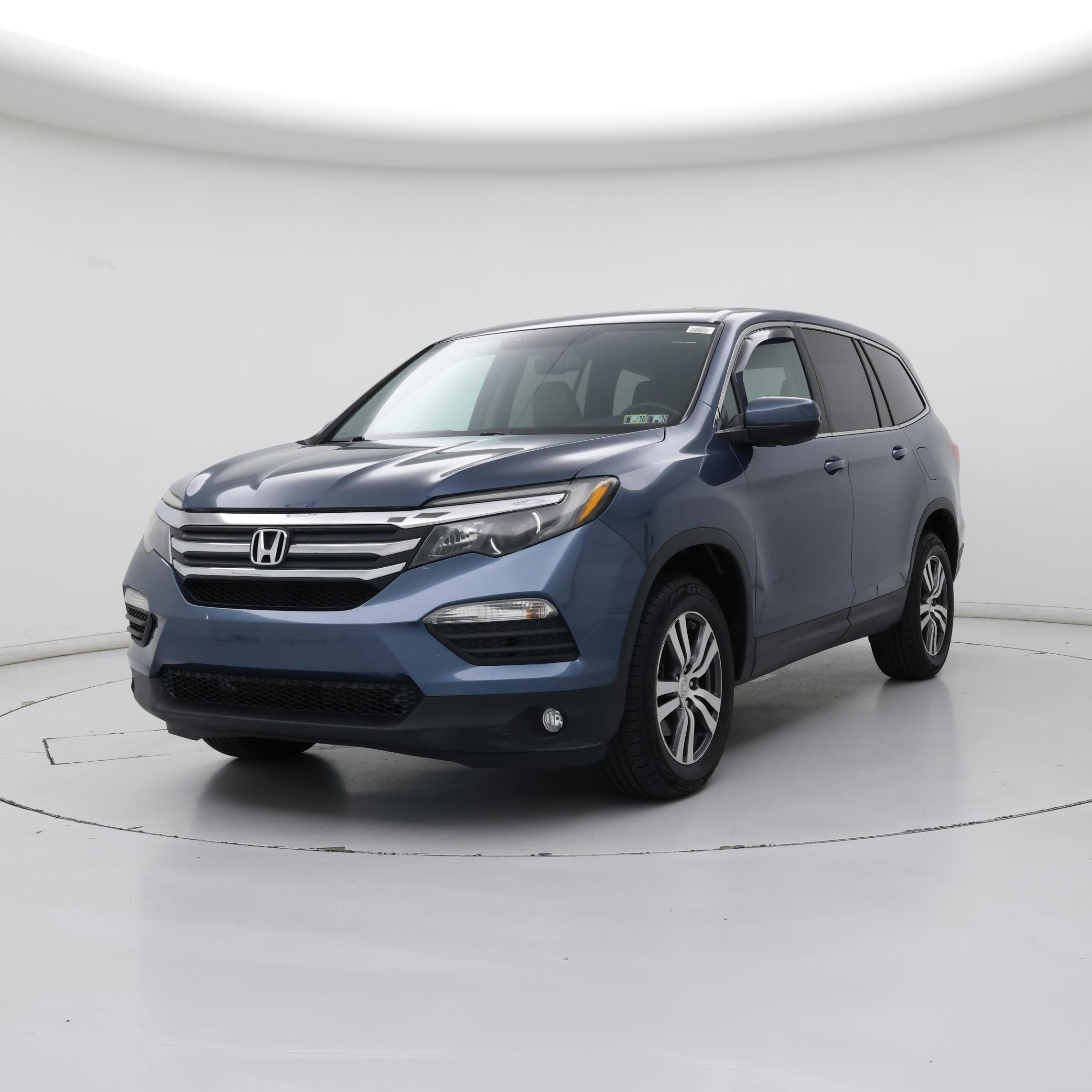 Thumbnail: 2017 Honda Pilot - 4