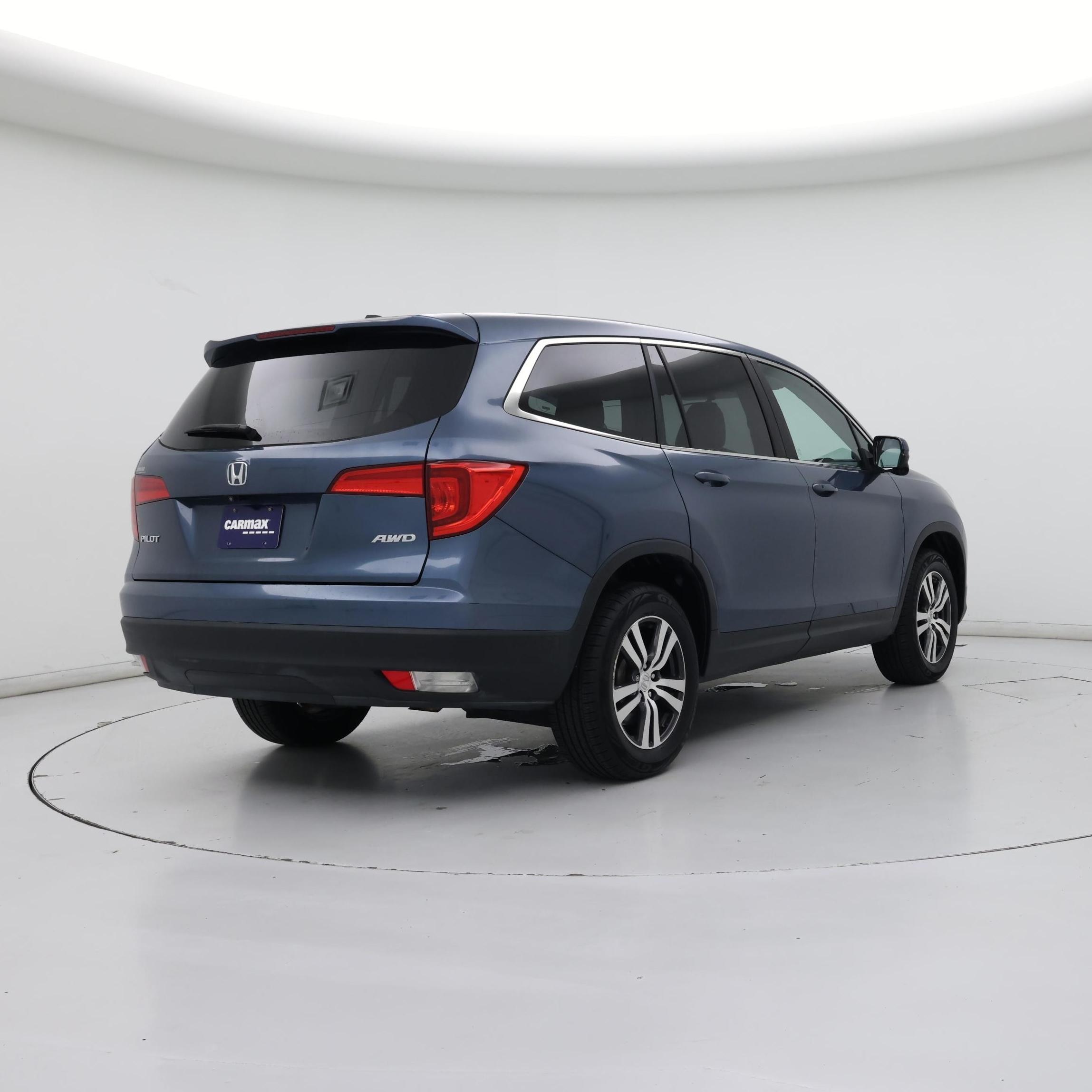 Thumbnail: 2017 Honda Pilot - 8