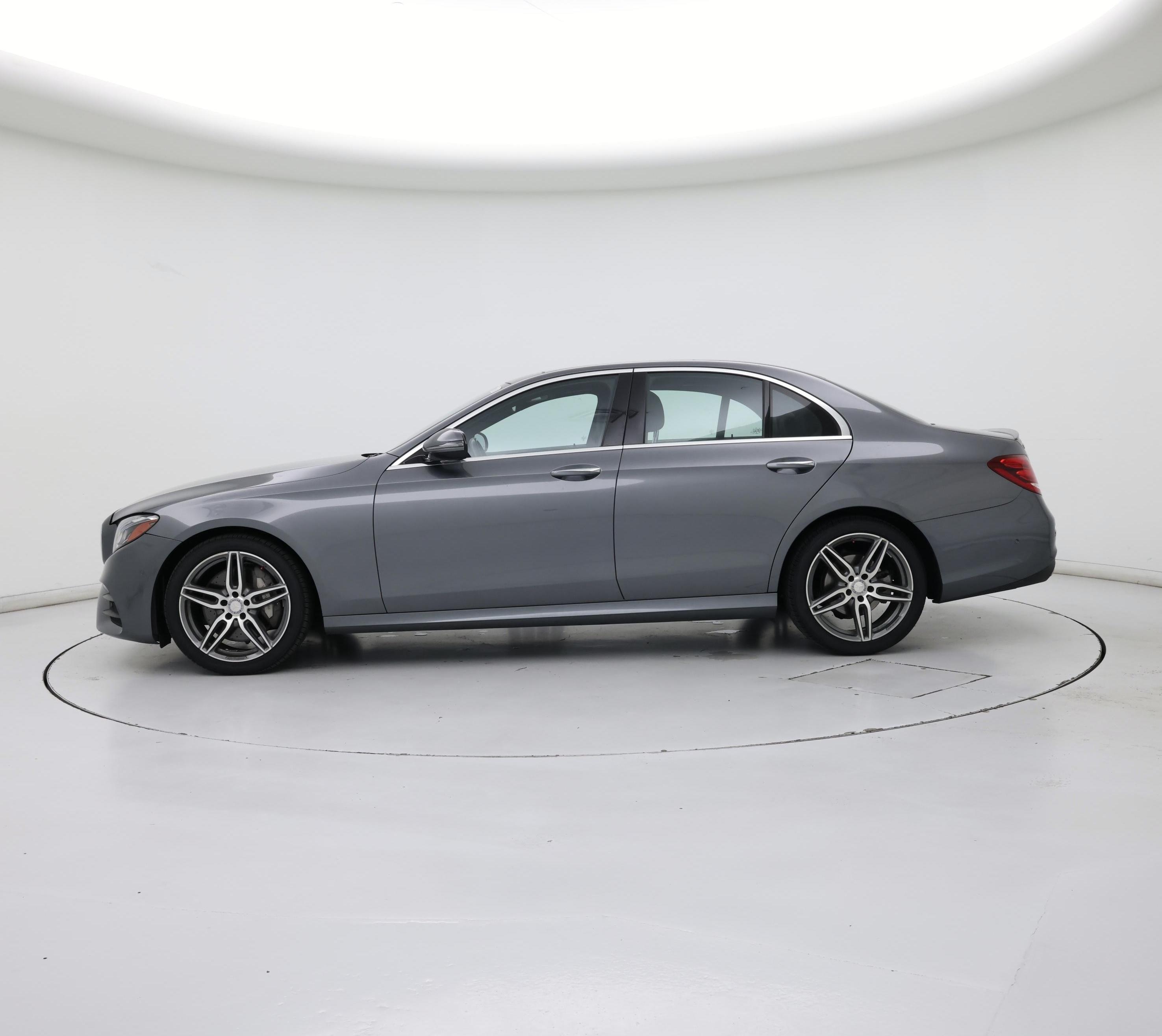 Thumbnail: 2017 Mercedes-Benz E-Class - 3