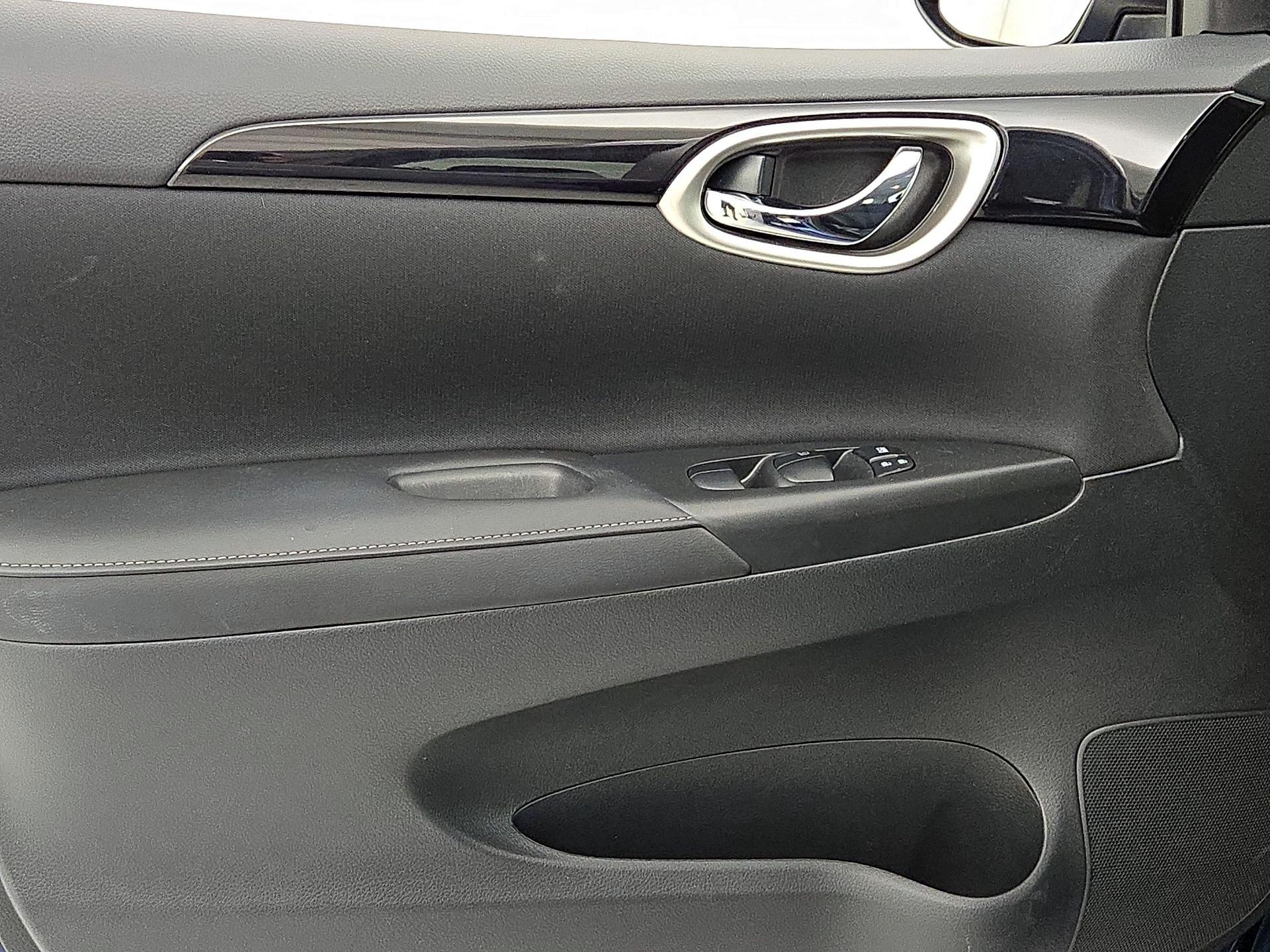 Thumbnail: 2019 Nissan Sentra - 12