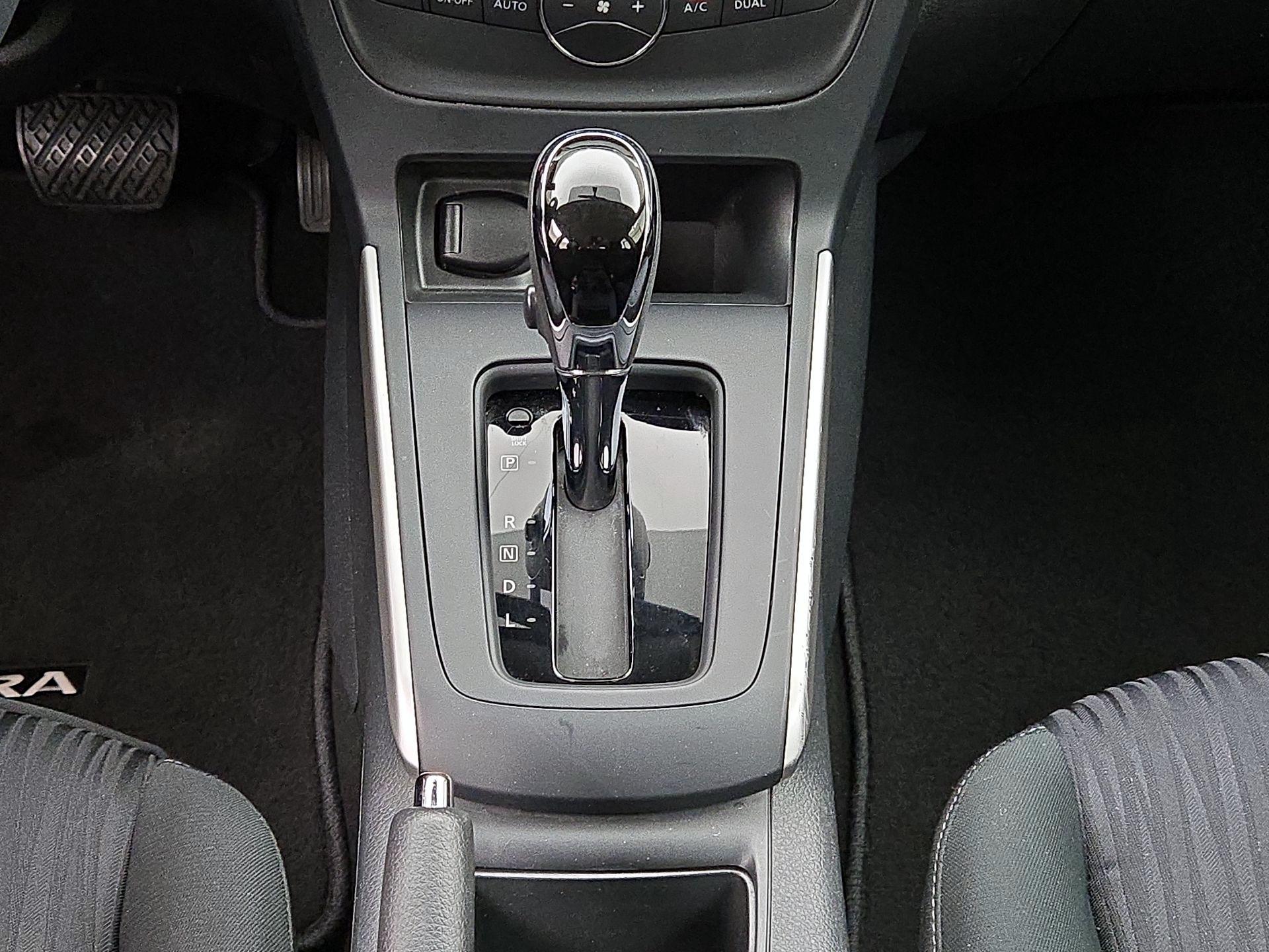 Thumbnail: 2019 Nissan Sentra - 17