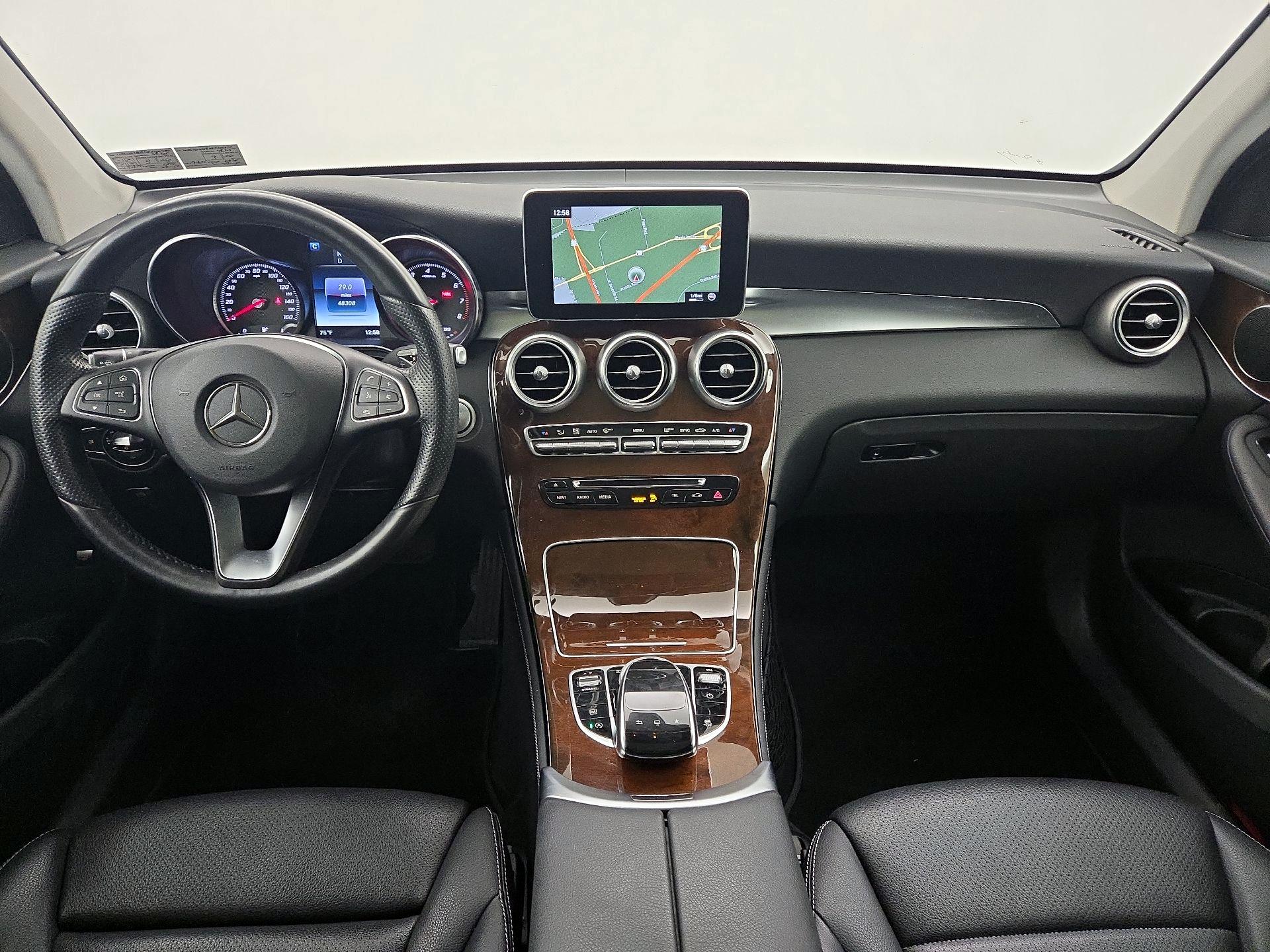 Thumbnail: 2016 Mercedes-Benz GLC - 9