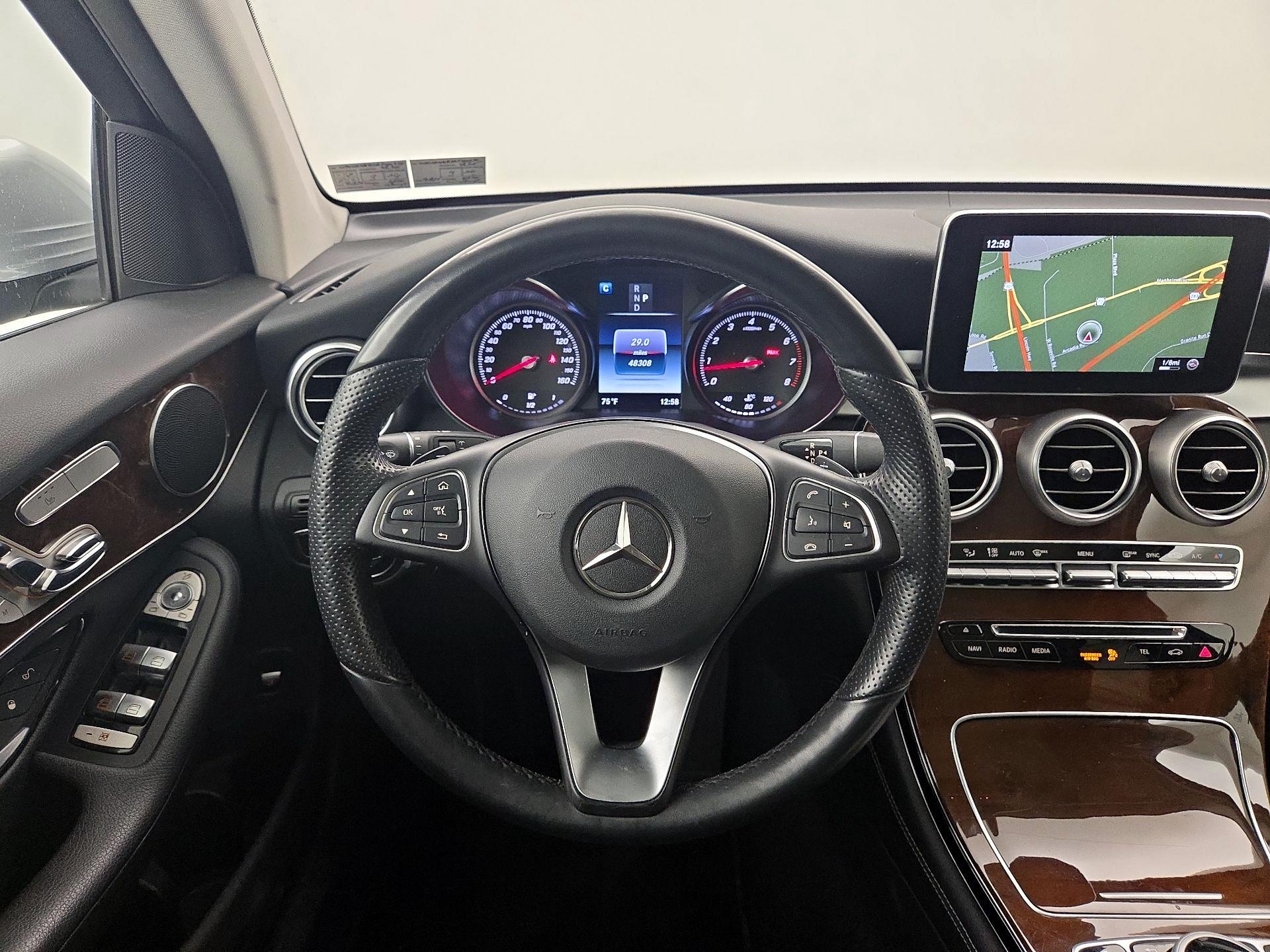 Thumbnail: 2016 Mercedes-Benz GLC - 10