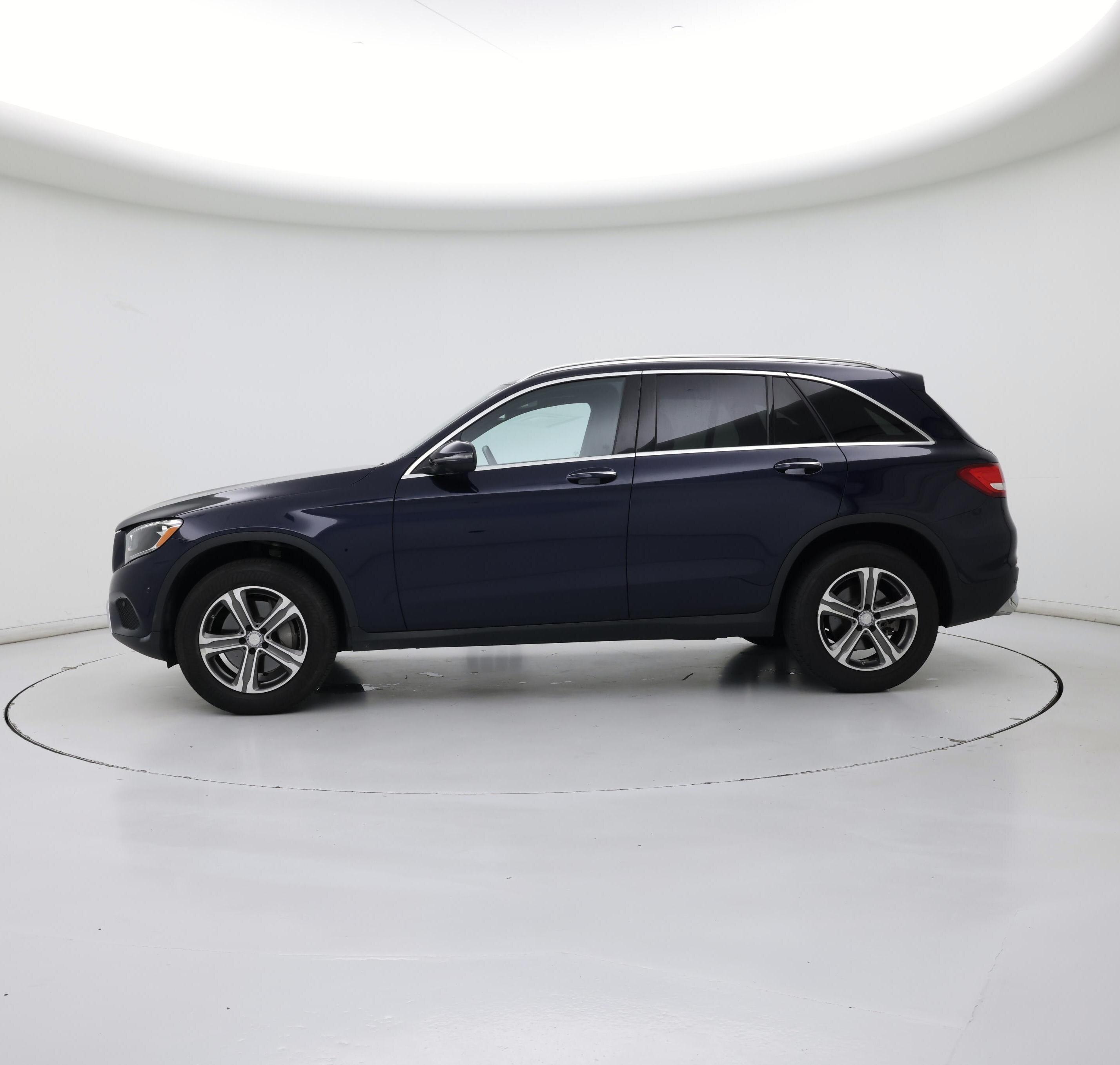 Thumbnail: 2017 Mercedes-Benz GLC - 3