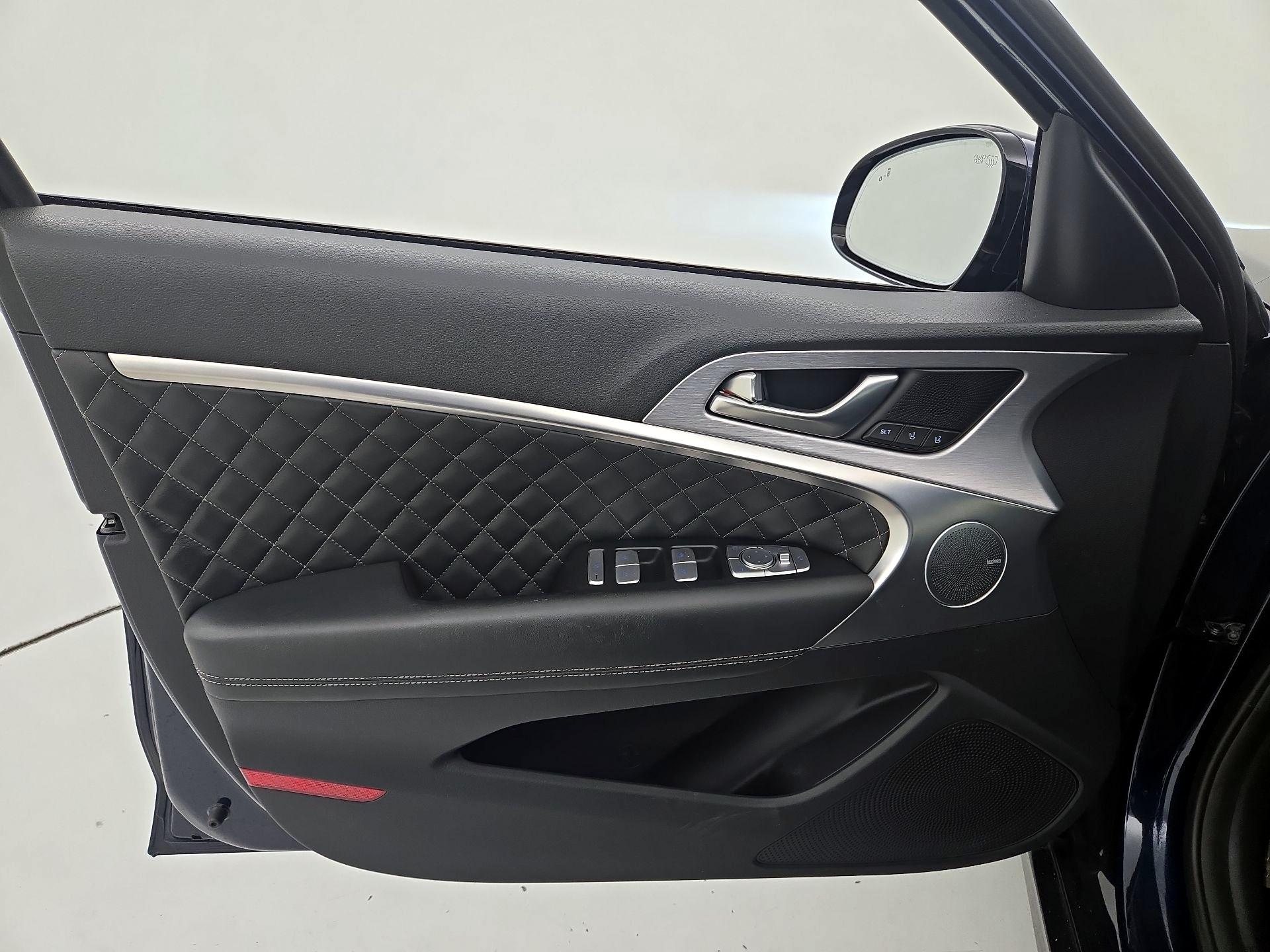Thumbnail: 2019 Genesis G70 - 12