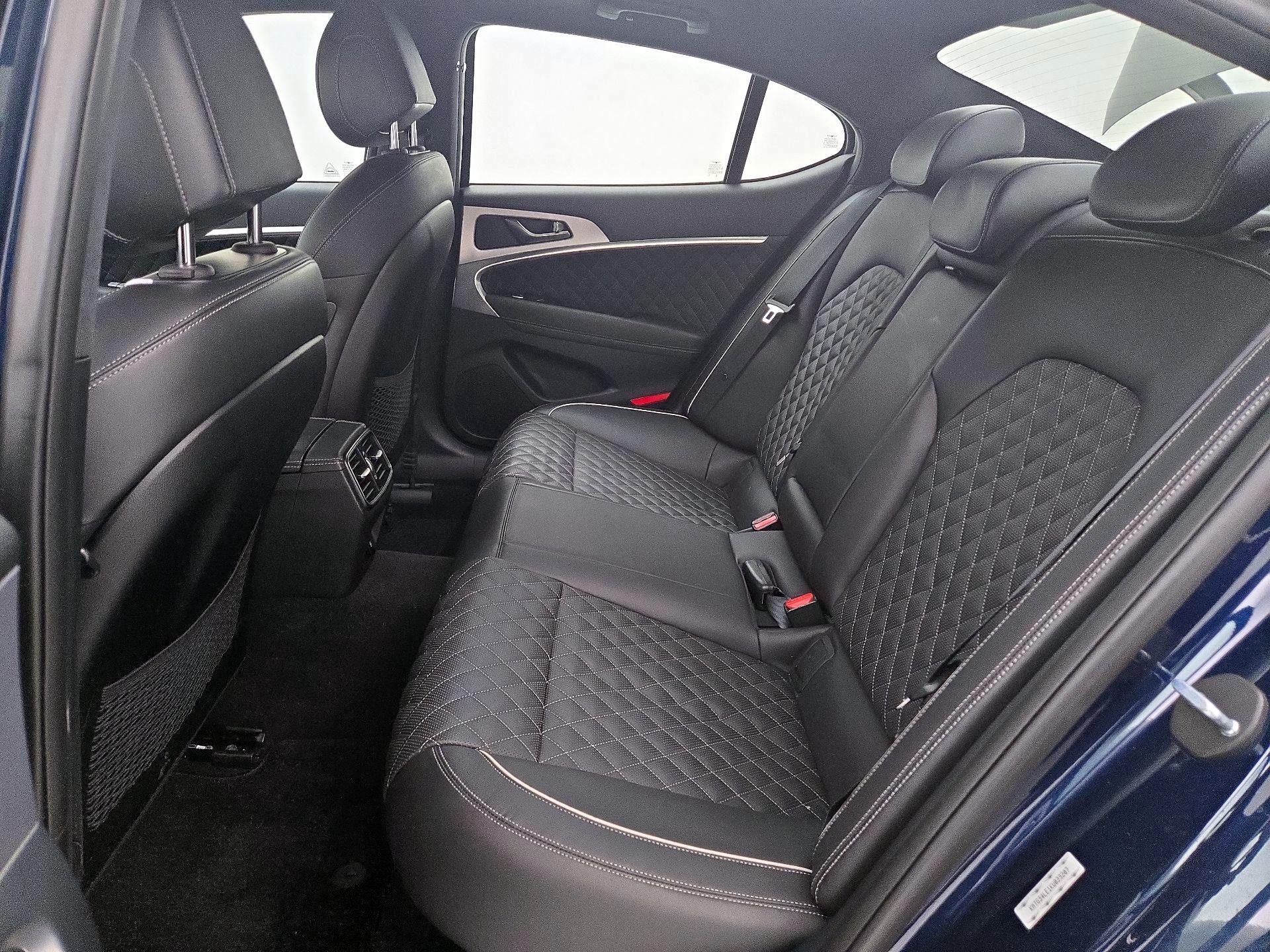 Thumbnail: 2019 Genesis G70 - 19