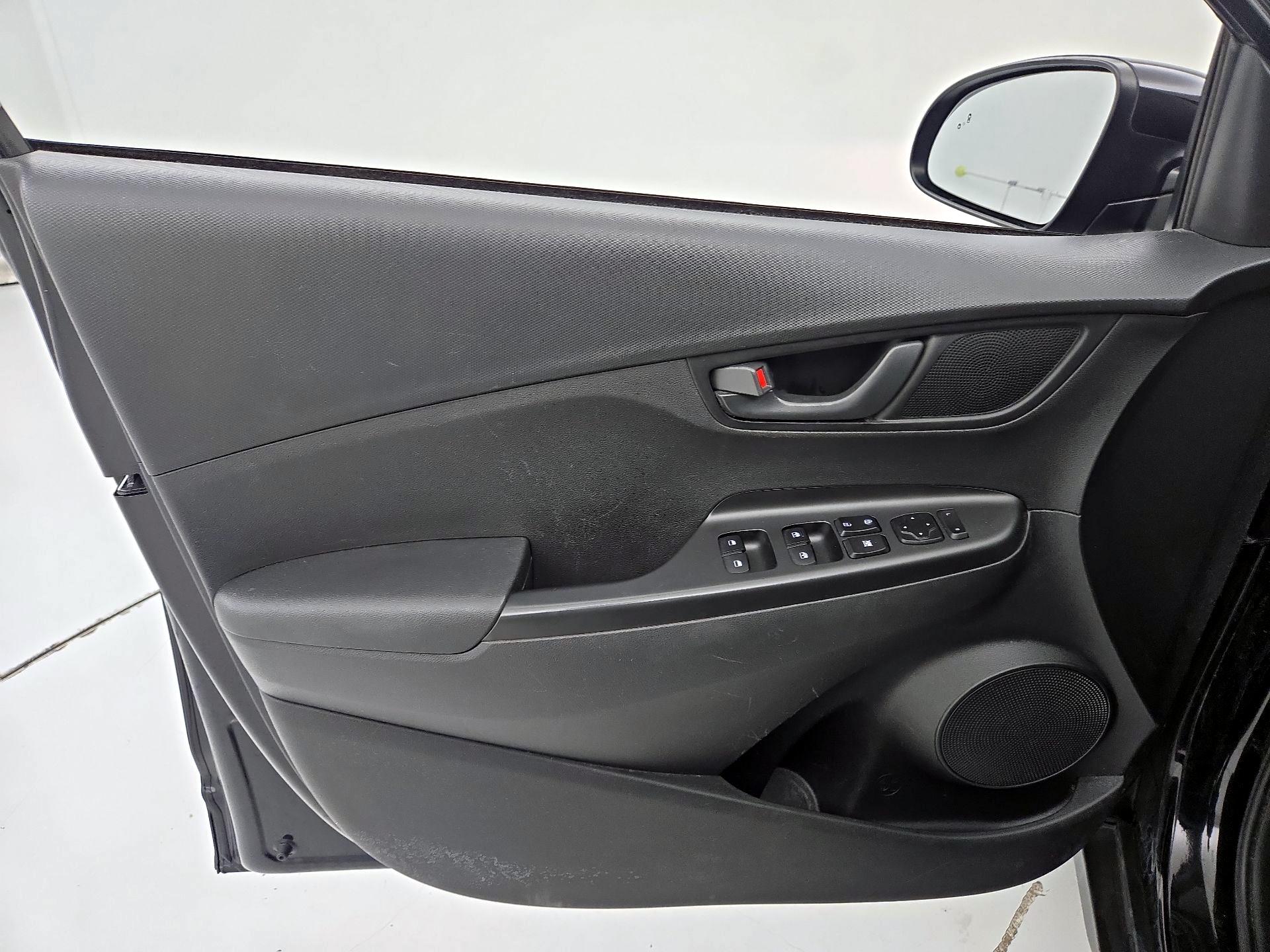 Thumbnail: 2020 Hyundai Kona - 12