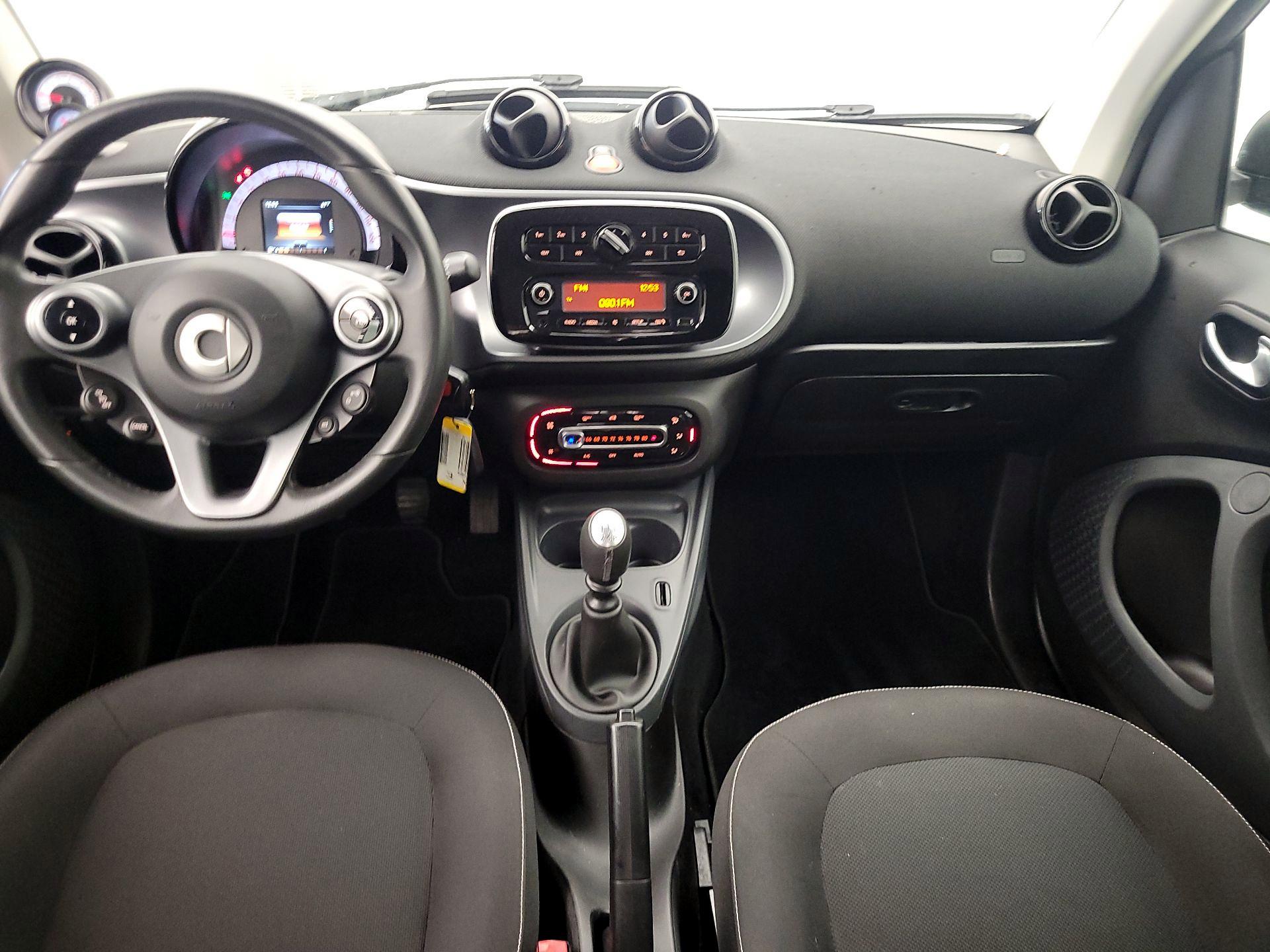 Thumbnail: 2016 smart fortwo - 9