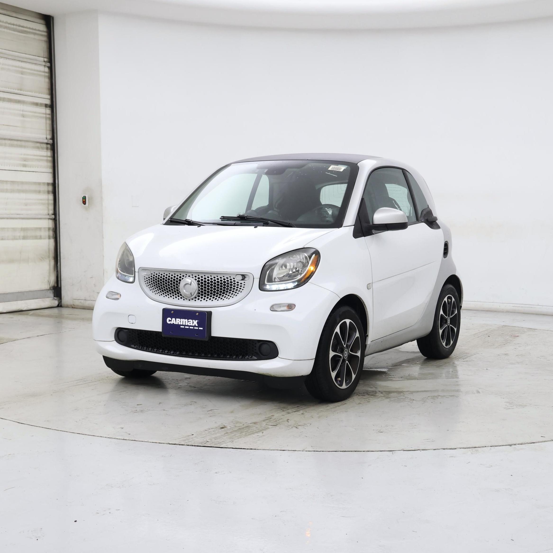 Thumbnail: 2016 smart fortwo - 4