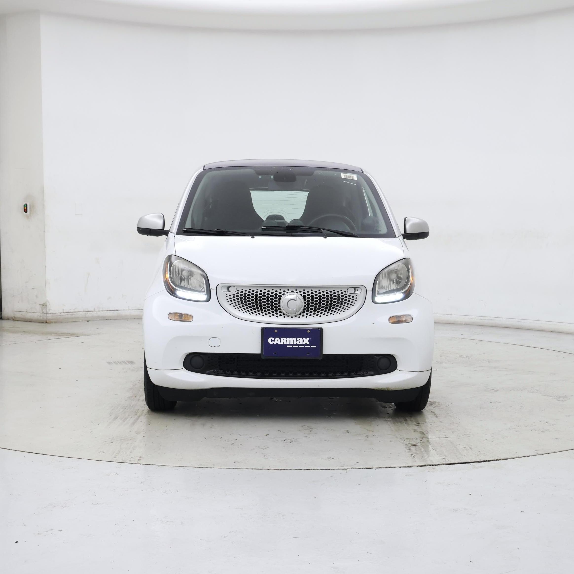 Thumbnail: 2016 smart fortwo - 5