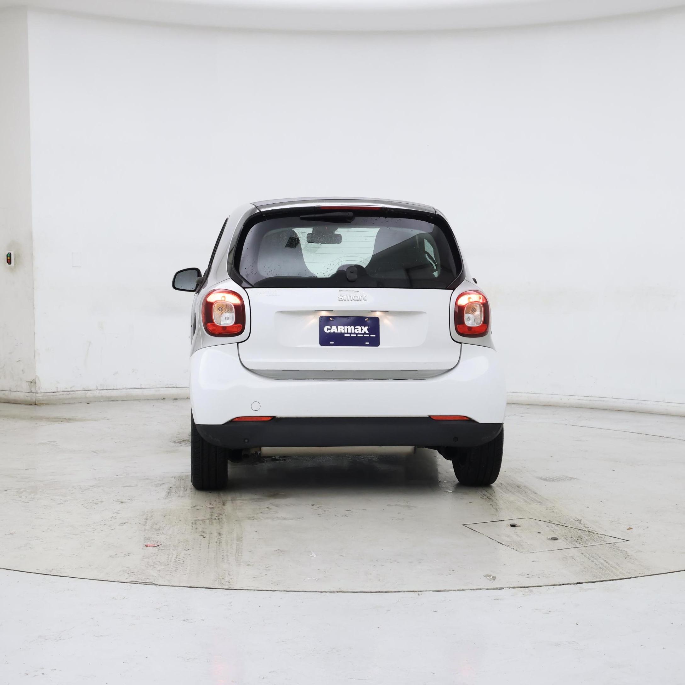 Thumbnail: 2016 smart fortwo - 6