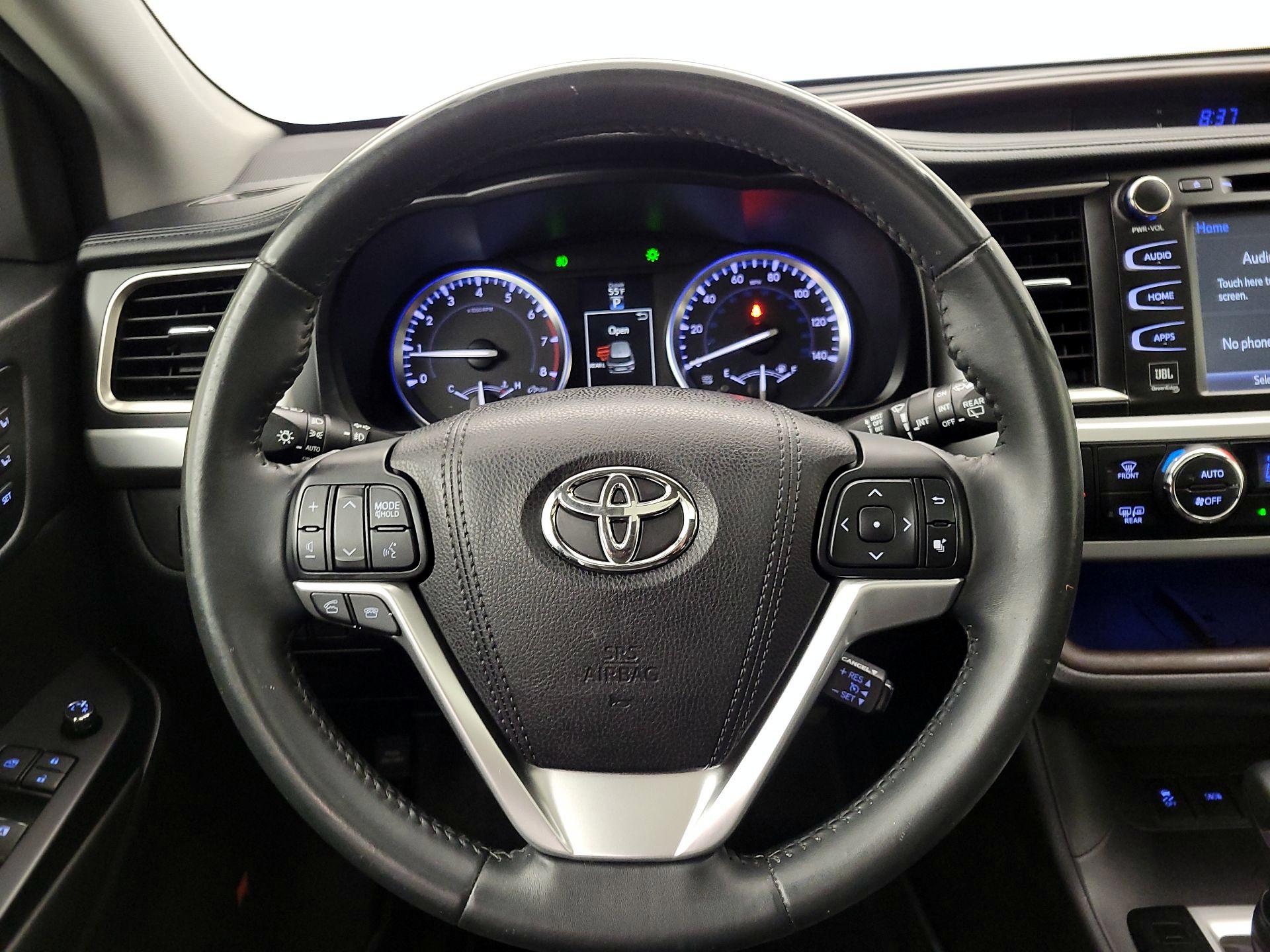 Thumbnail: 2016 Toyota Highlander - 10
