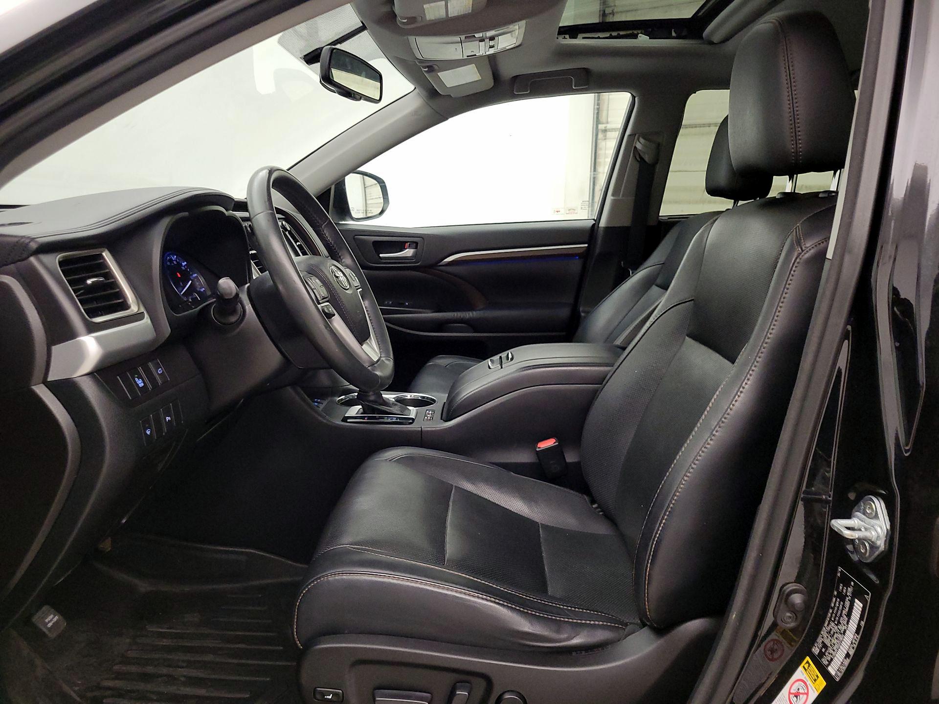 Thumbnail: 2016 Toyota Highlander - 11