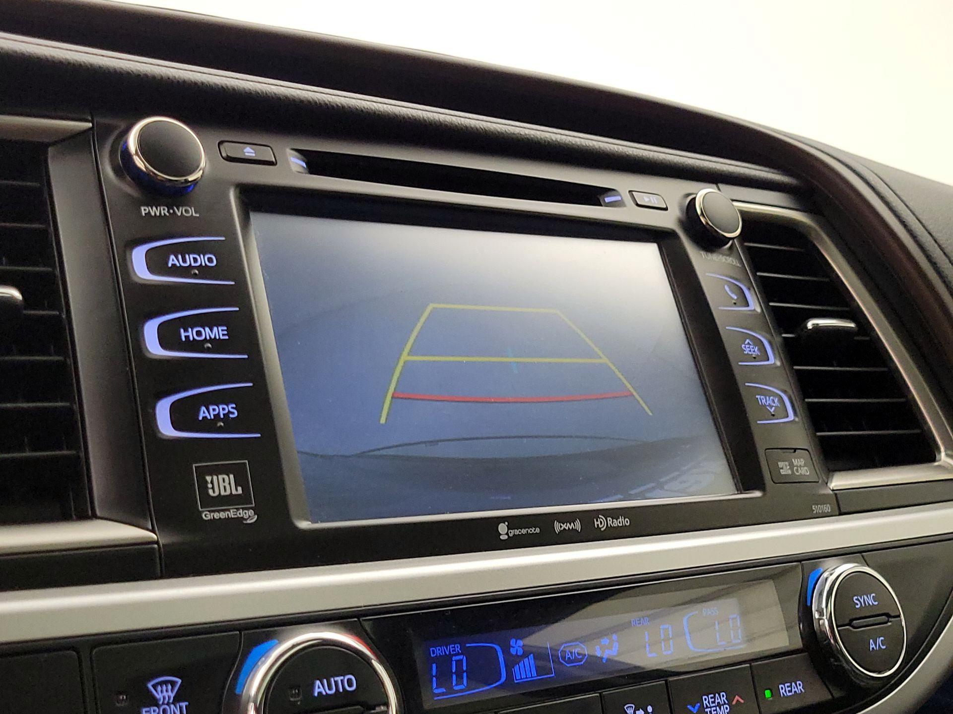 Thumbnail: 2016 Toyota Highlander - 14