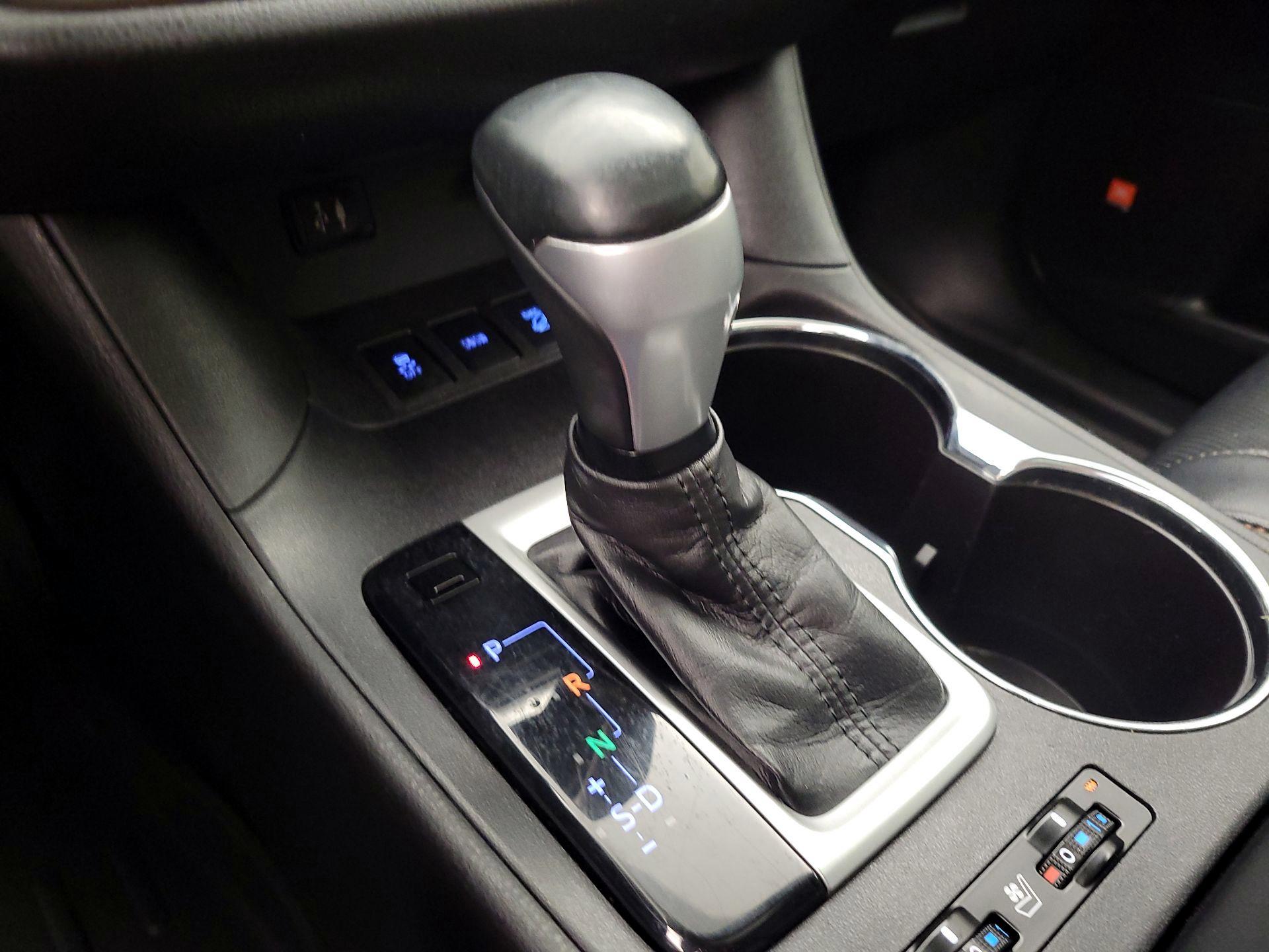 Thumbnail: 2016 Toyota Highlander - 17
