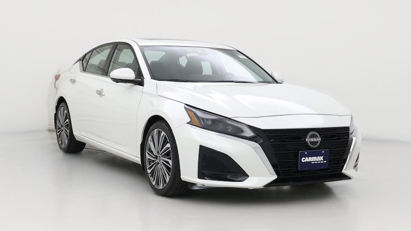 2023 Nissan Altima SL Hero Image