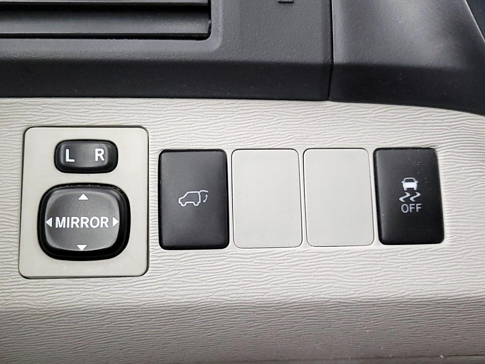 Thumbnail: 2013 Toyota Venza - 13