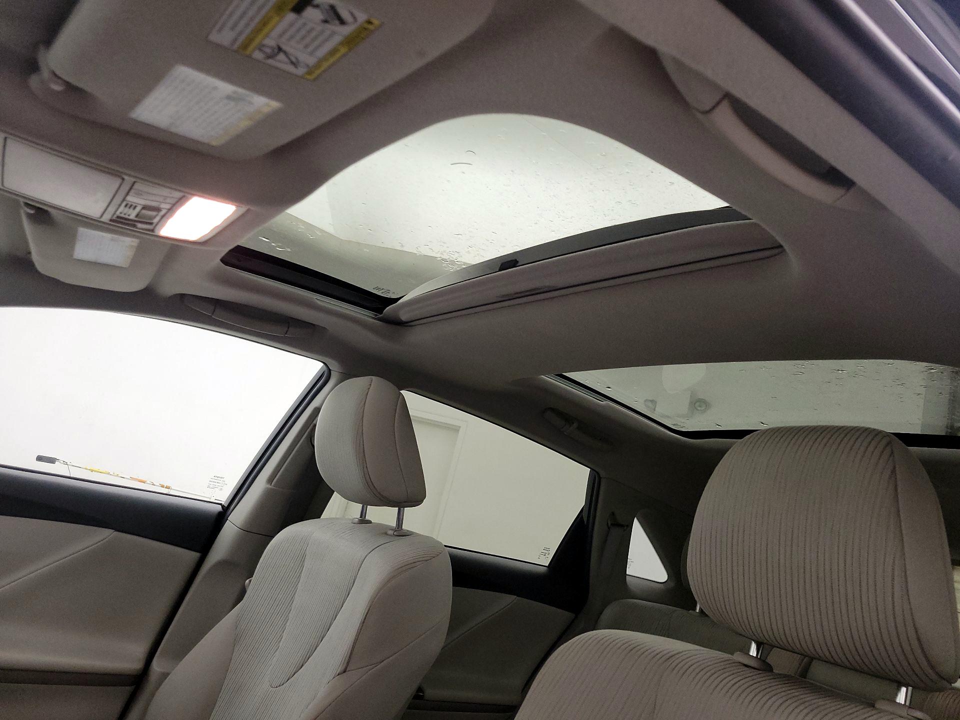 Thumbnail: 2013 Toyota Venza - 19