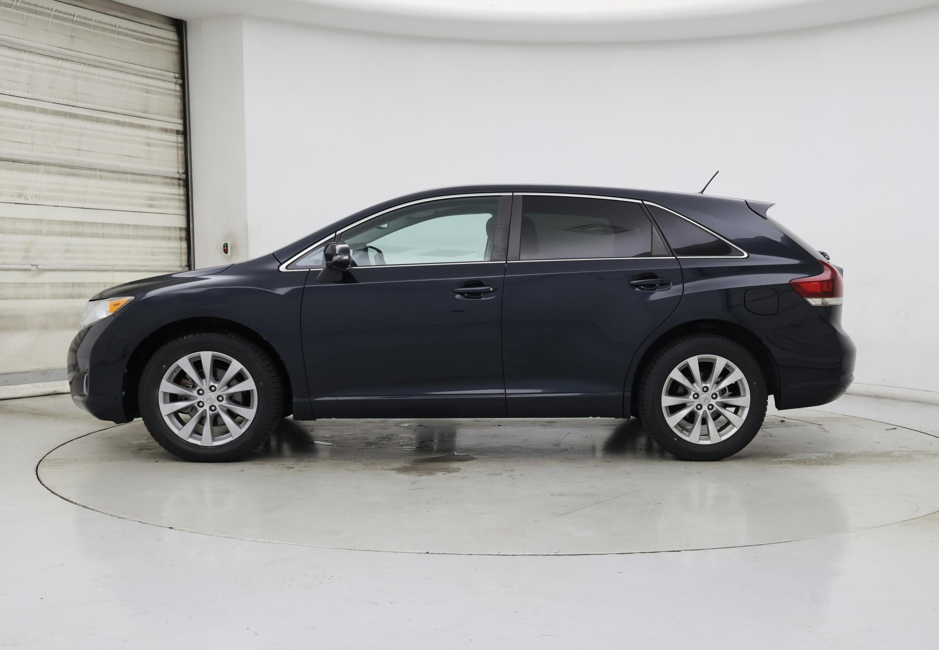 Thumbnail: 2013 Toyota Venza - 3