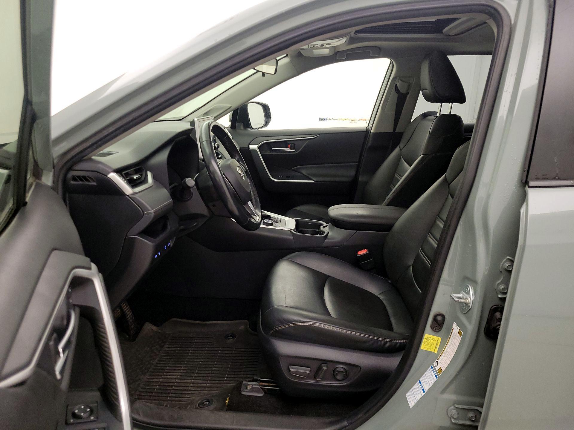 Thumbnail: 2021 Toyota RAV4 - 11