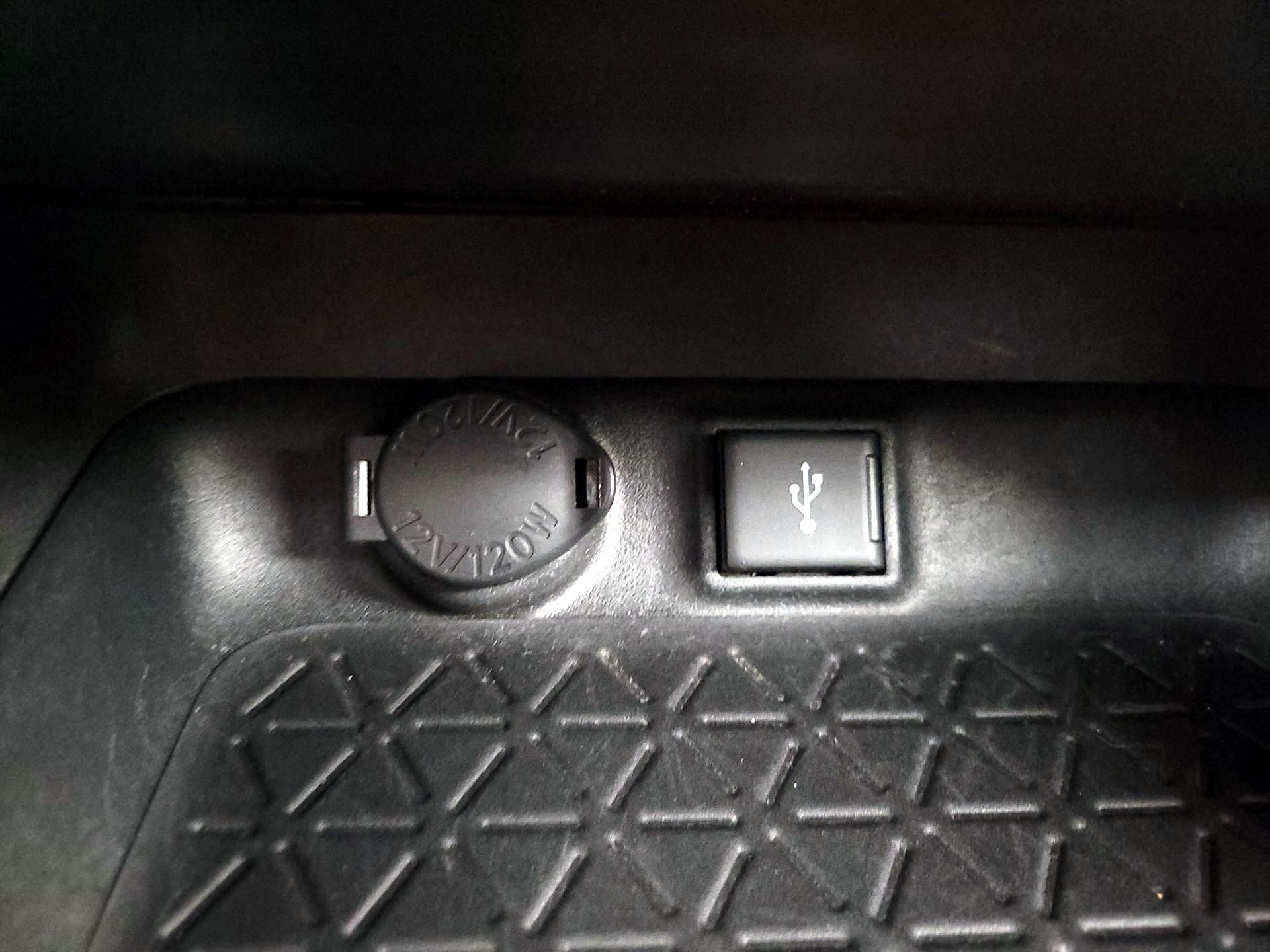 Thumbnail: 2021 Toyota RAV4 - 18