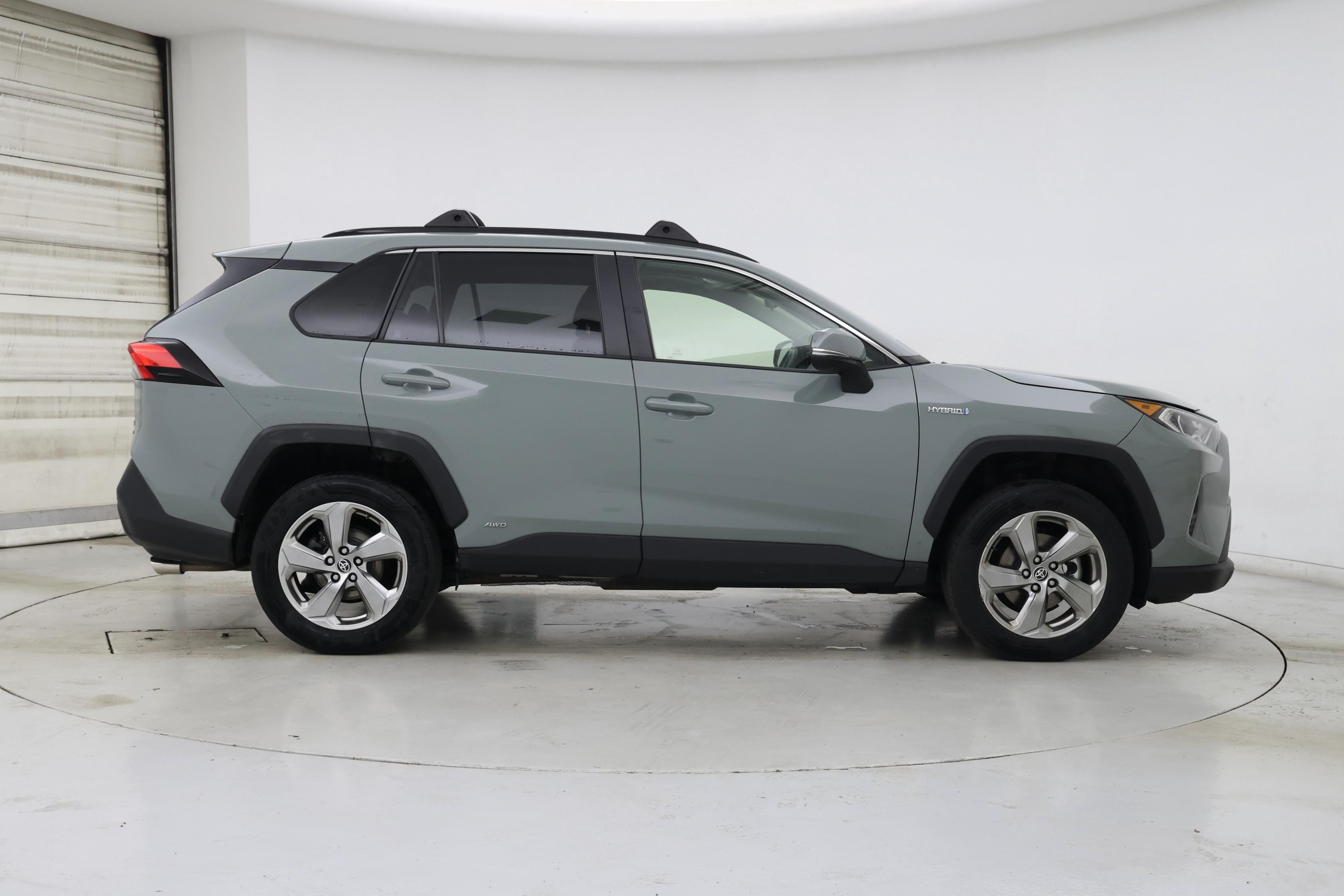 Thumbnail: 2021 Toyota RAV4 - 7