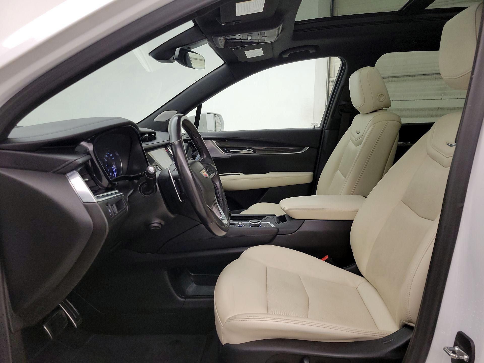 Thumbnail: 2020 Cadillac XT6 - 11