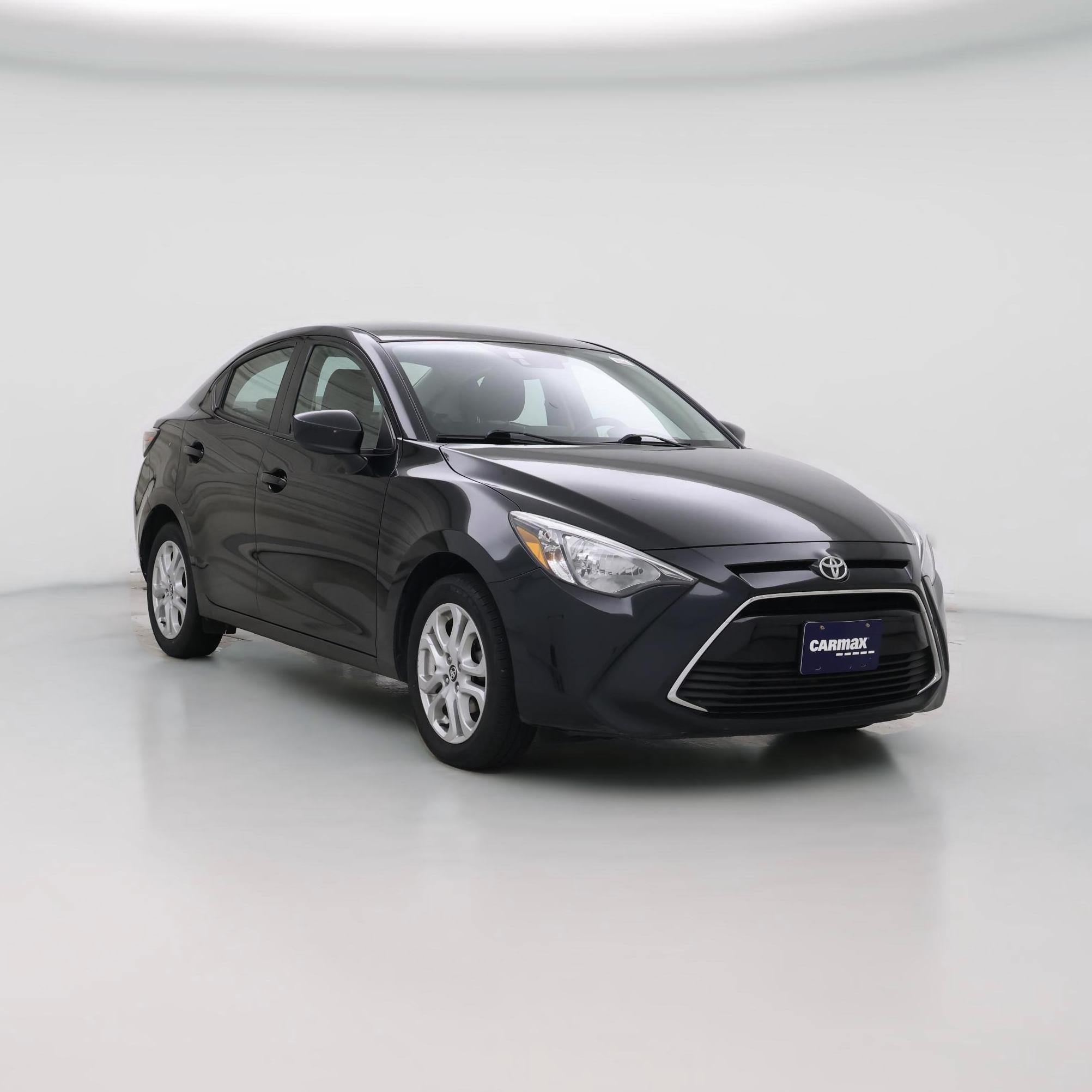 Thumbnail: 2017 Toyota Yaris iA - 1