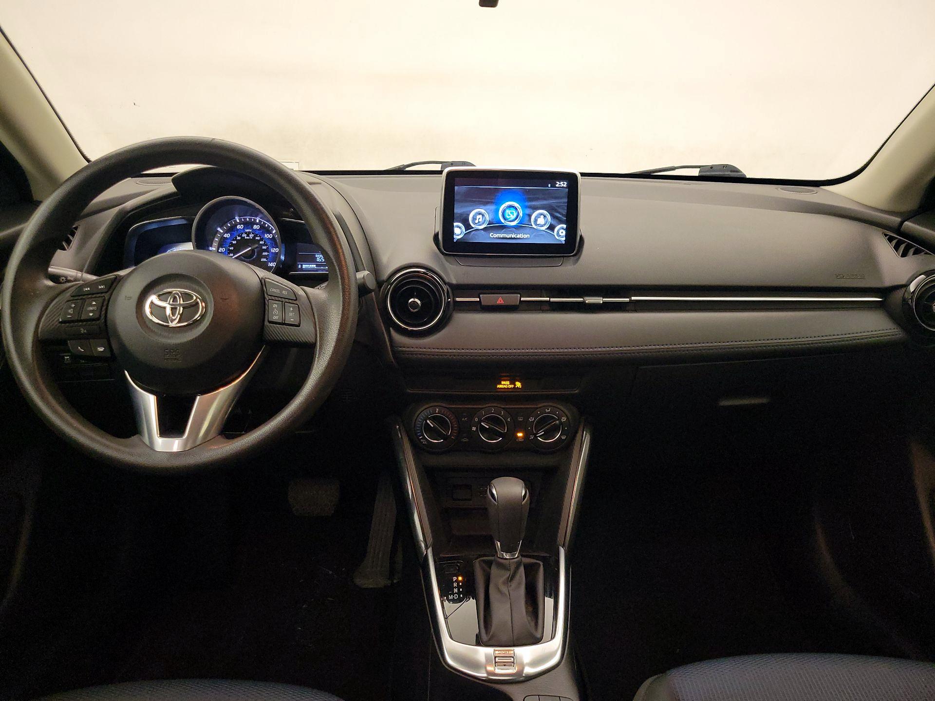 Thumbnail: 2017 Toyota Yaris iA - 9
