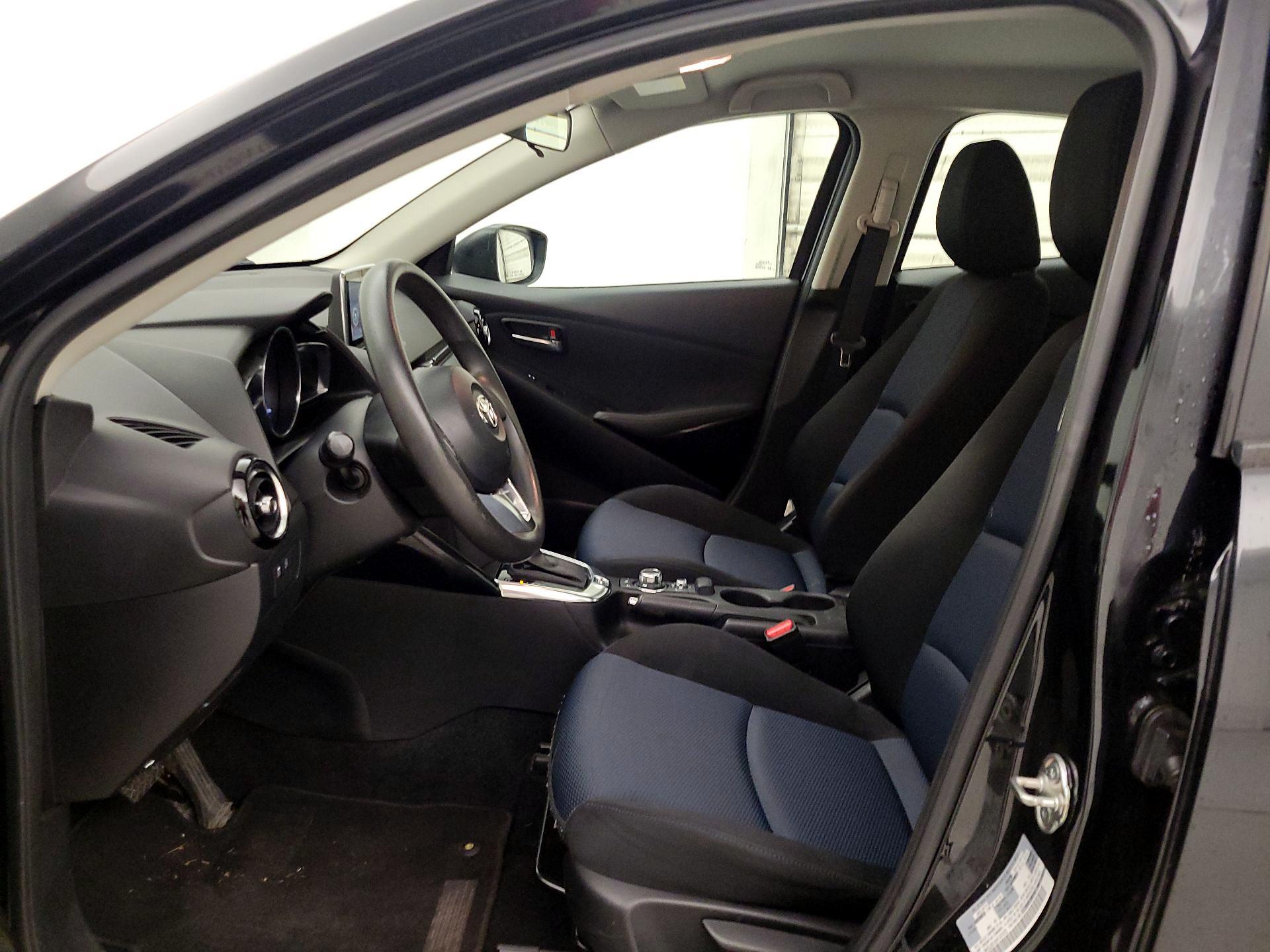Thumbnail: 2017 Toyota Yaris iA - 11