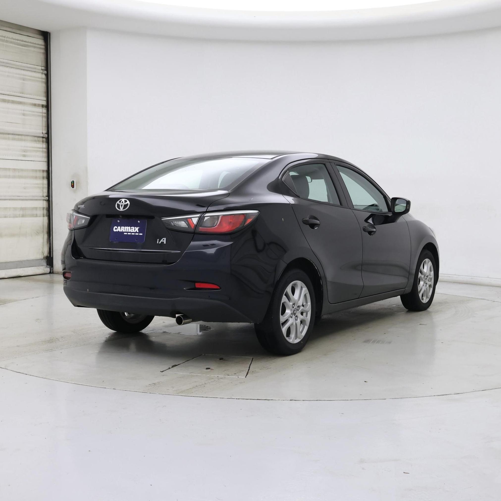 Thumbnail: 2017 Toyota Yaris iA - 8